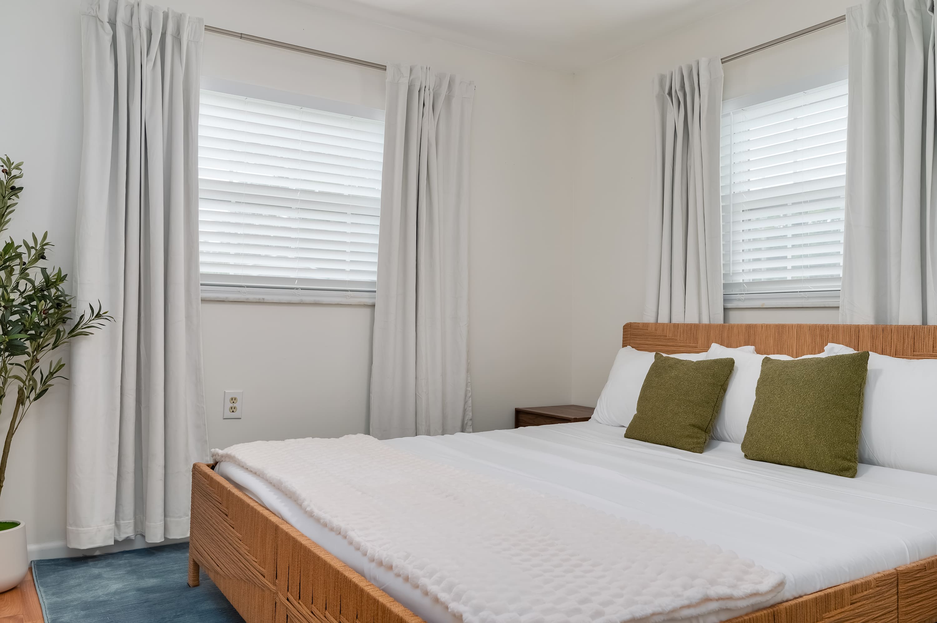 Sunny 4BR getaway with private pool
