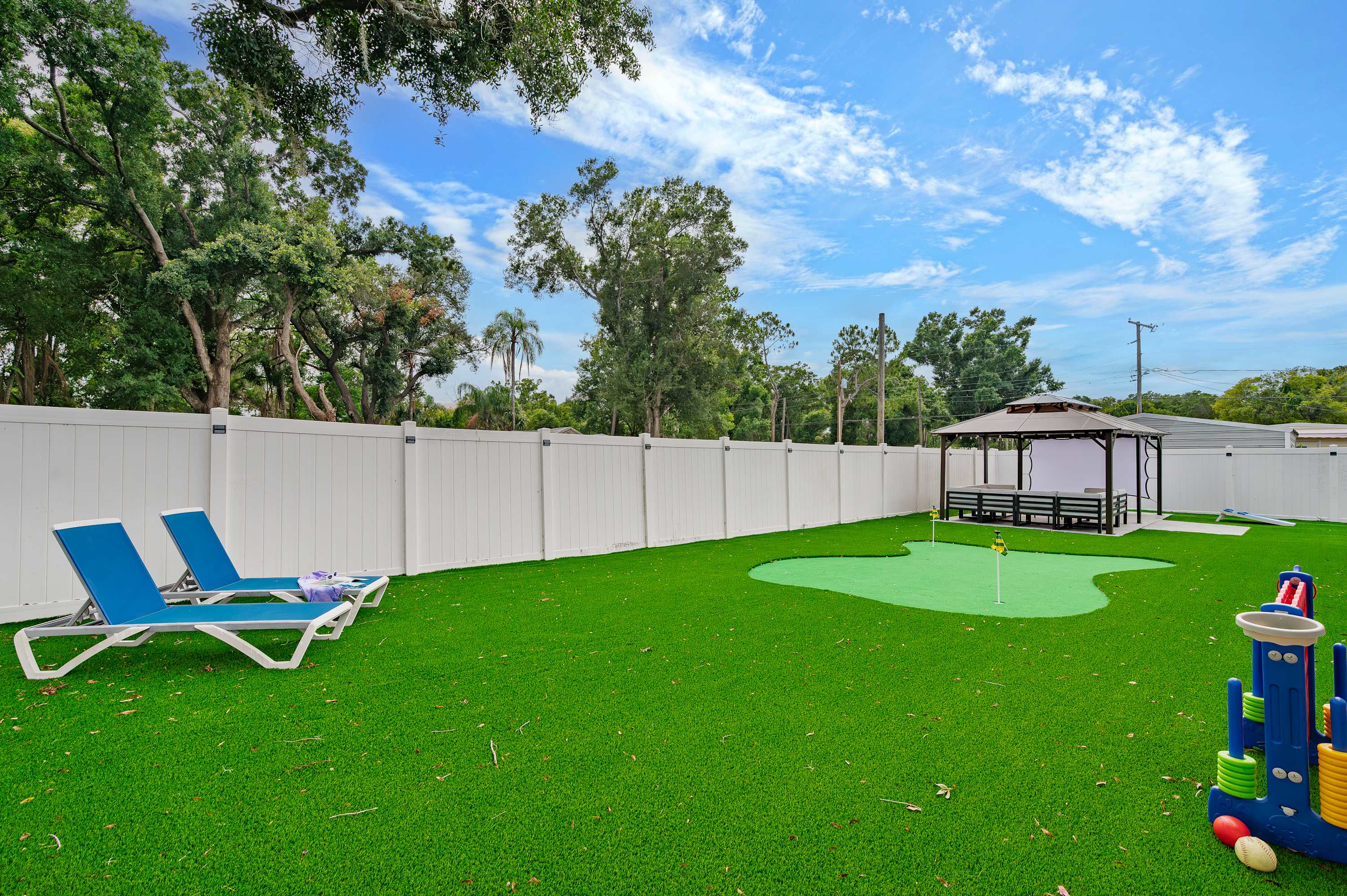 Sunny 4BR getaway with private pool