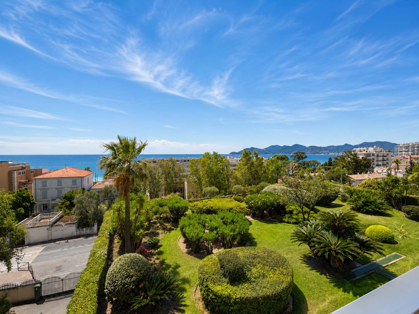 LUCIA — Cannes, Cannes — photo 4