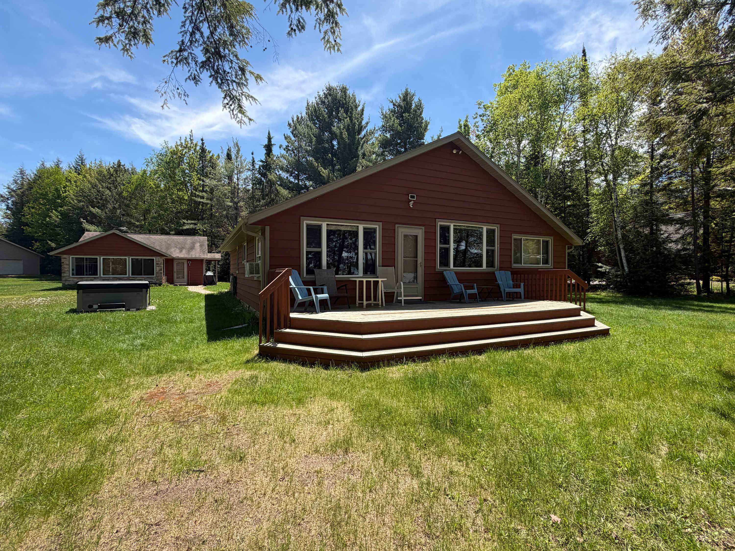 Dog-friendly lakefront cottage with private dock, firepit, grill & washer & dryer