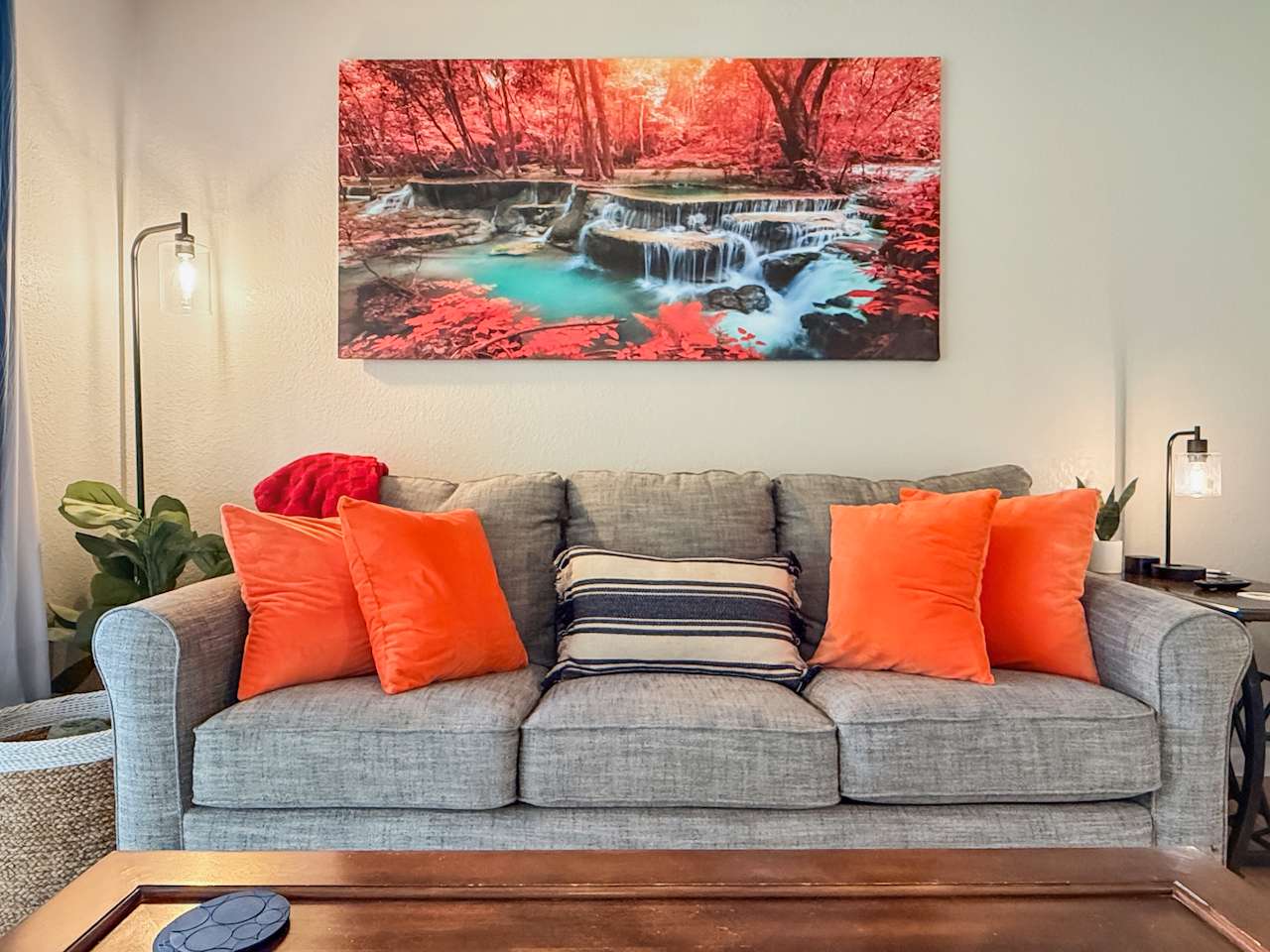 No stairs, clean peaceful secluded, close to strip