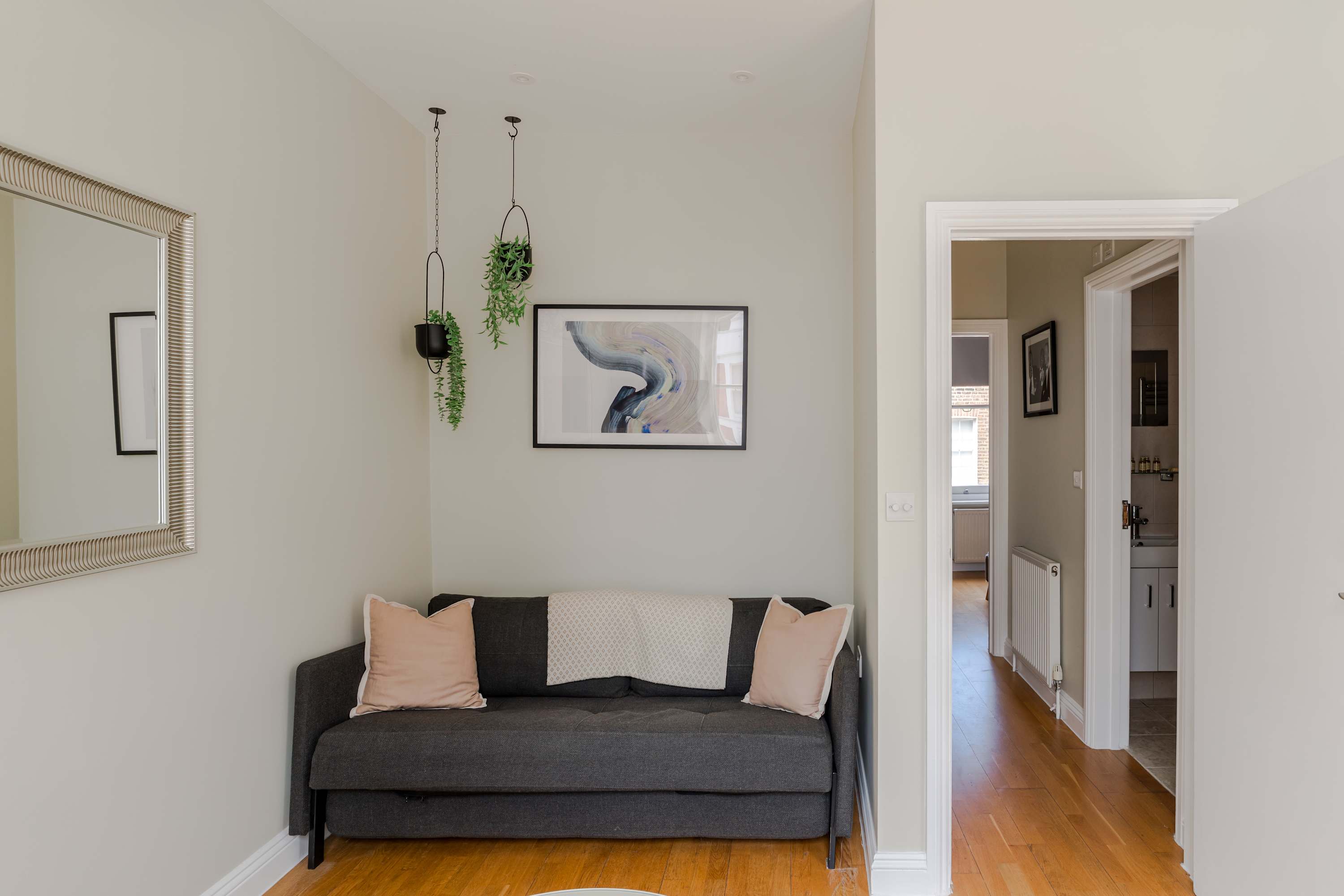 Fitzrovia 1-Bed Flat · Central London · Sleeps 4 in Great Titchfield Street, 2 W1W 7PW - Property image 6 - VivreStays