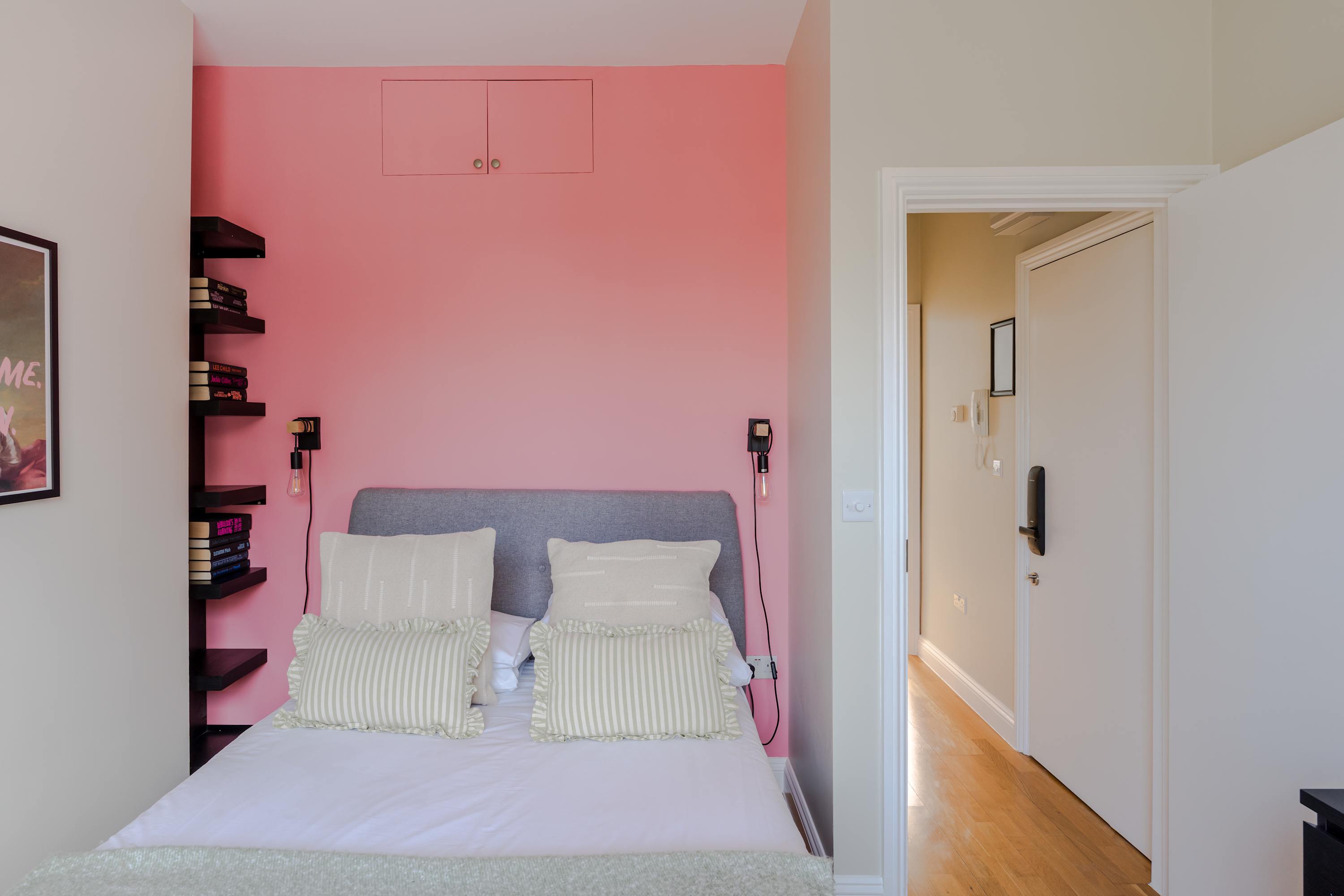 Fitzrovia 1-Bed Flat · Central London · Sleeps 4 in Great Titchfield Street, 2 W1W 7PW - Property image 2 - VivreStays