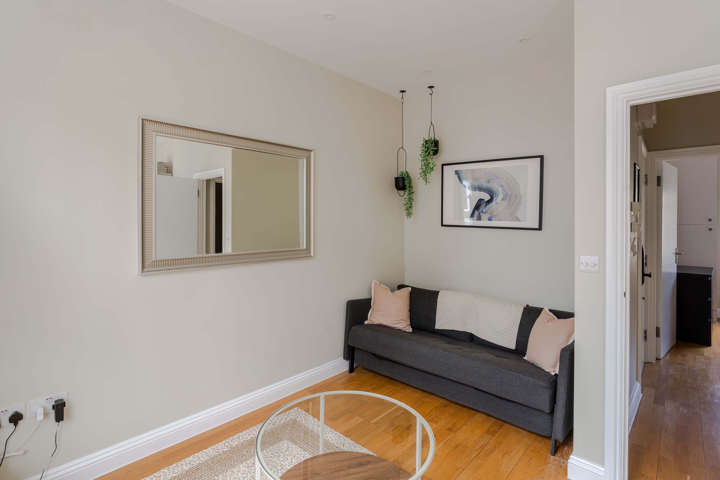 Fitzrovia 1-Bed Flat · Central London · Sleeps 4 in Great Titchfield Street, 2 W1W 7PW - Property image 11 - VivreStays