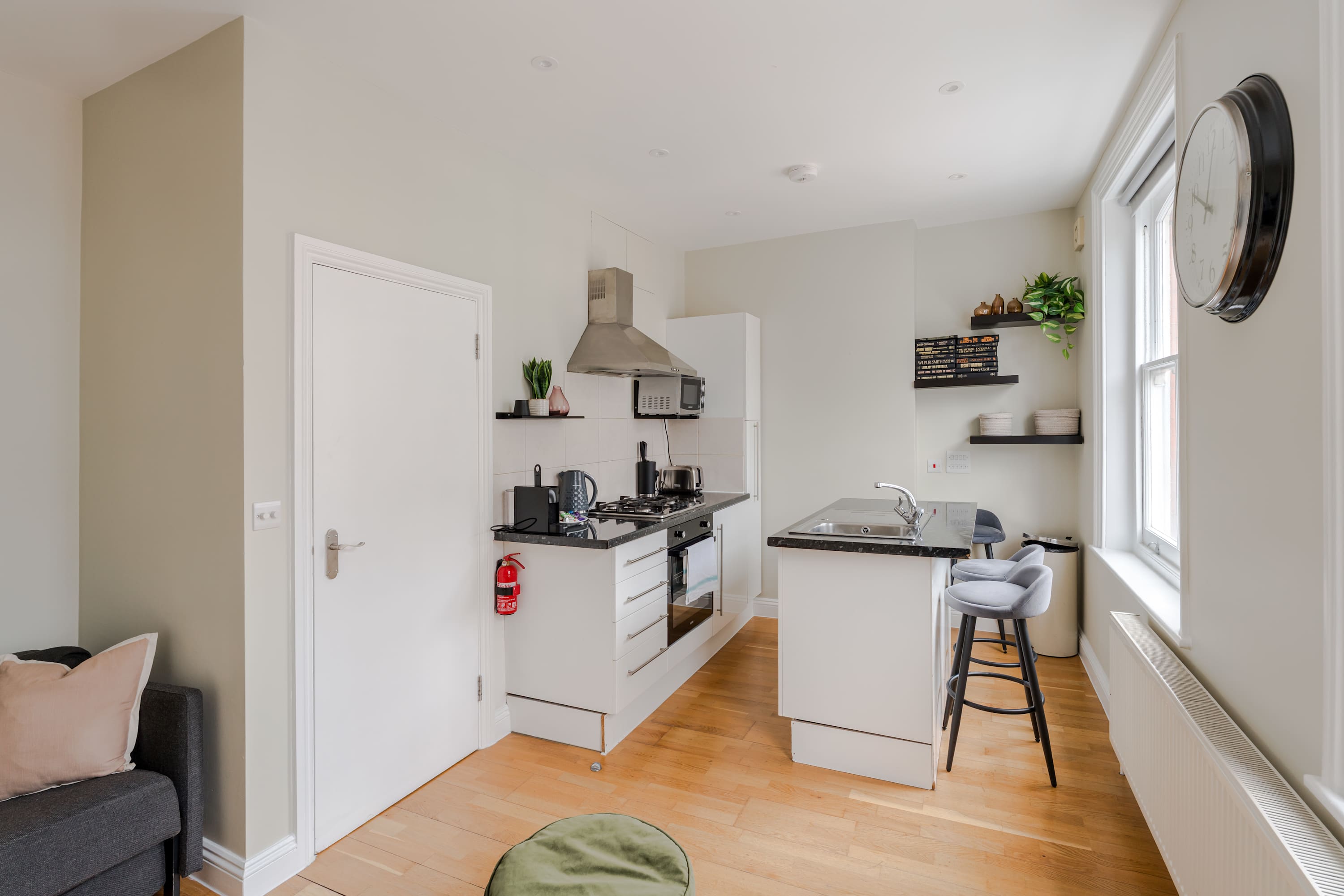 Fitzrovia 1-Bed Flat · Central London · Sleeps 4 in Great Titchfield Street, 2 W1W 7PW - Property image 13 - VivreStays