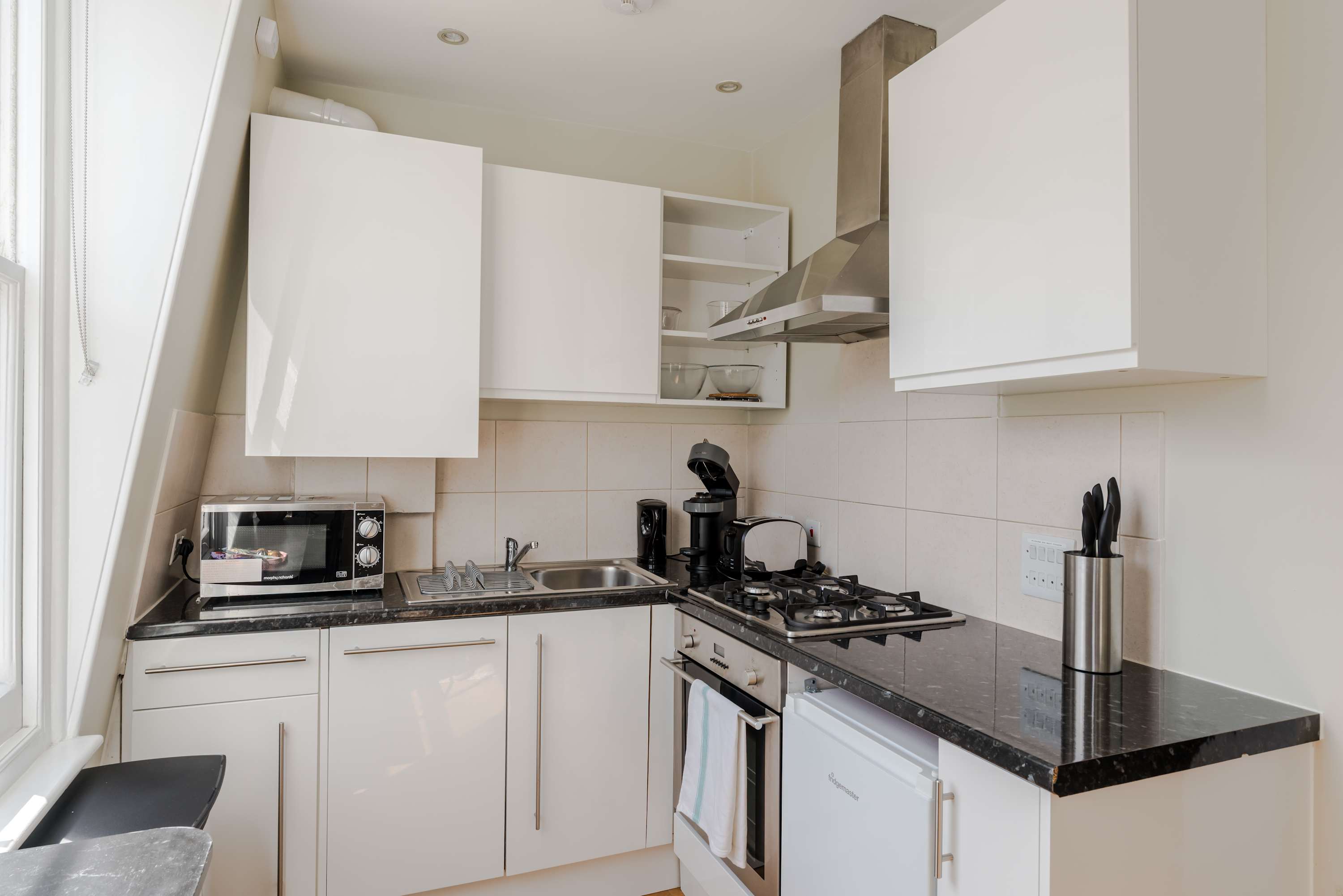 Fitzrovia 1-Bed · BT Tower View · Sleeps 4 in Great Titchfield Street, 3 W1W - Property image 12 - VivreStays