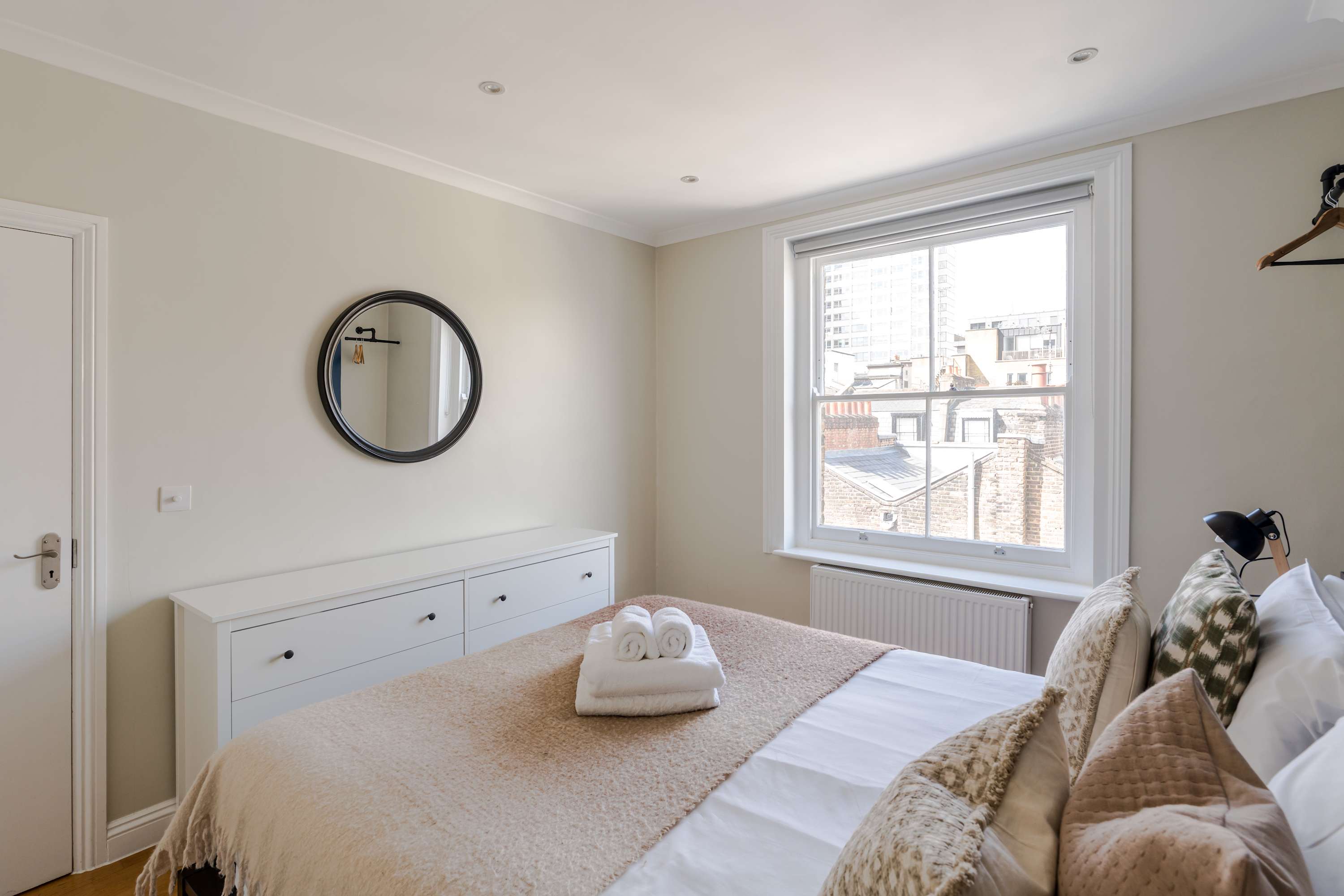Fitzrovia 1-Bed · BT Tower View · Sleeps 4 in Great Titchfield Street, 3 W1W - Property image 13 - VivreStays