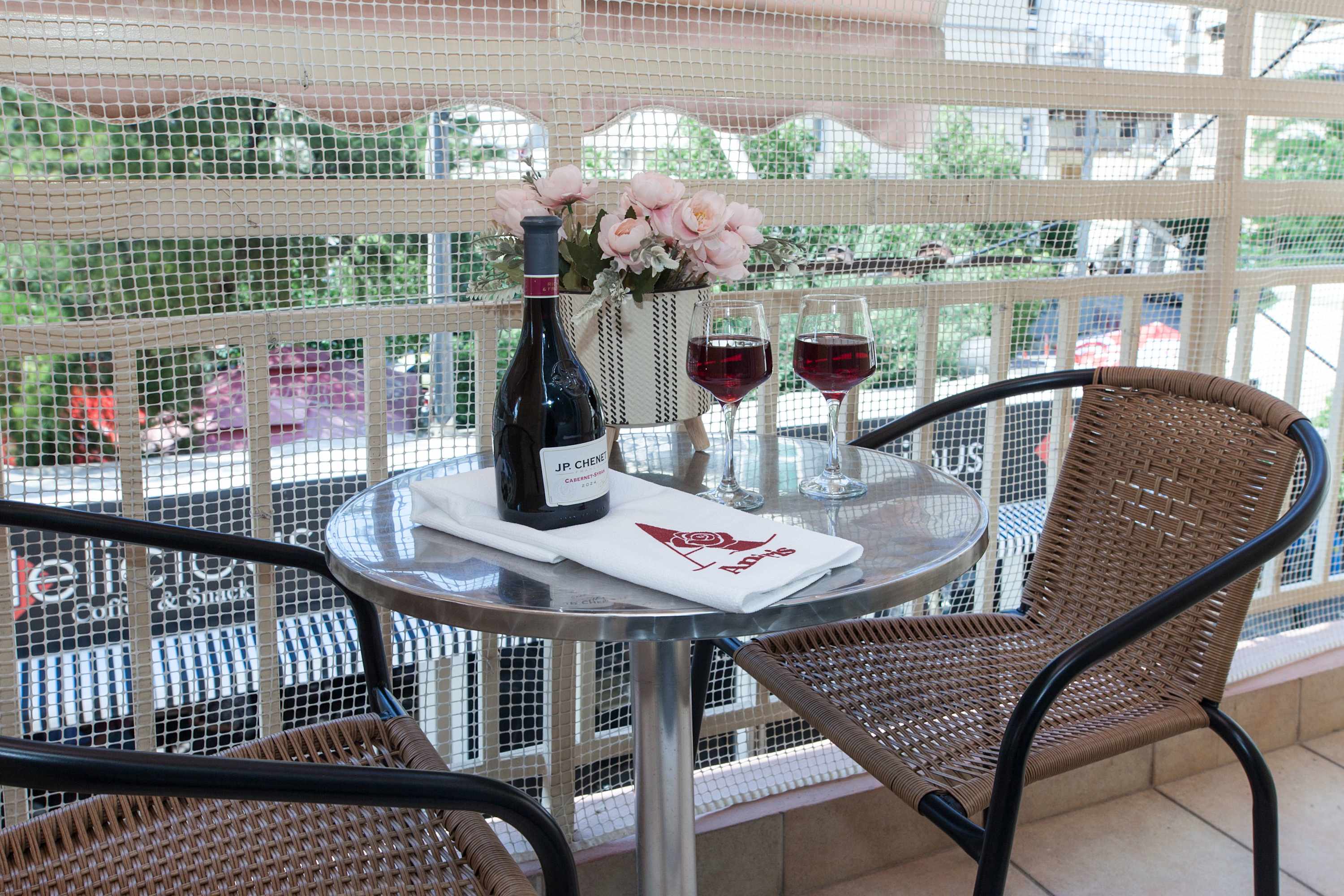 Anaris 2 Bd Balcony Hidden Gem in Drapetsona in Drapetsona — photo 3
