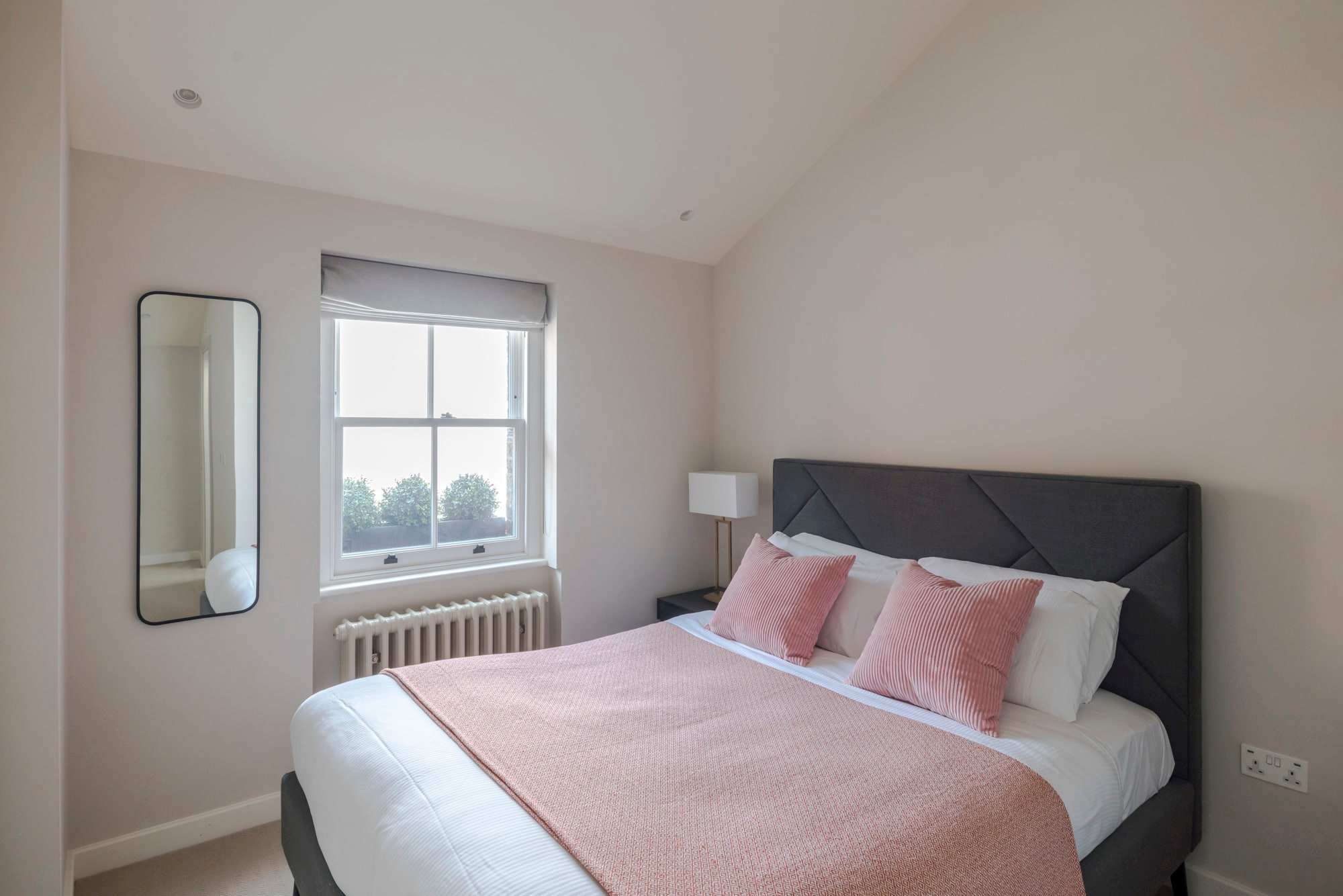 Marylebone Mews House · Regent's Park · Sleeps 6 in Huntsworth Mews, 5 NW1 - Property image 17 - VivreStays