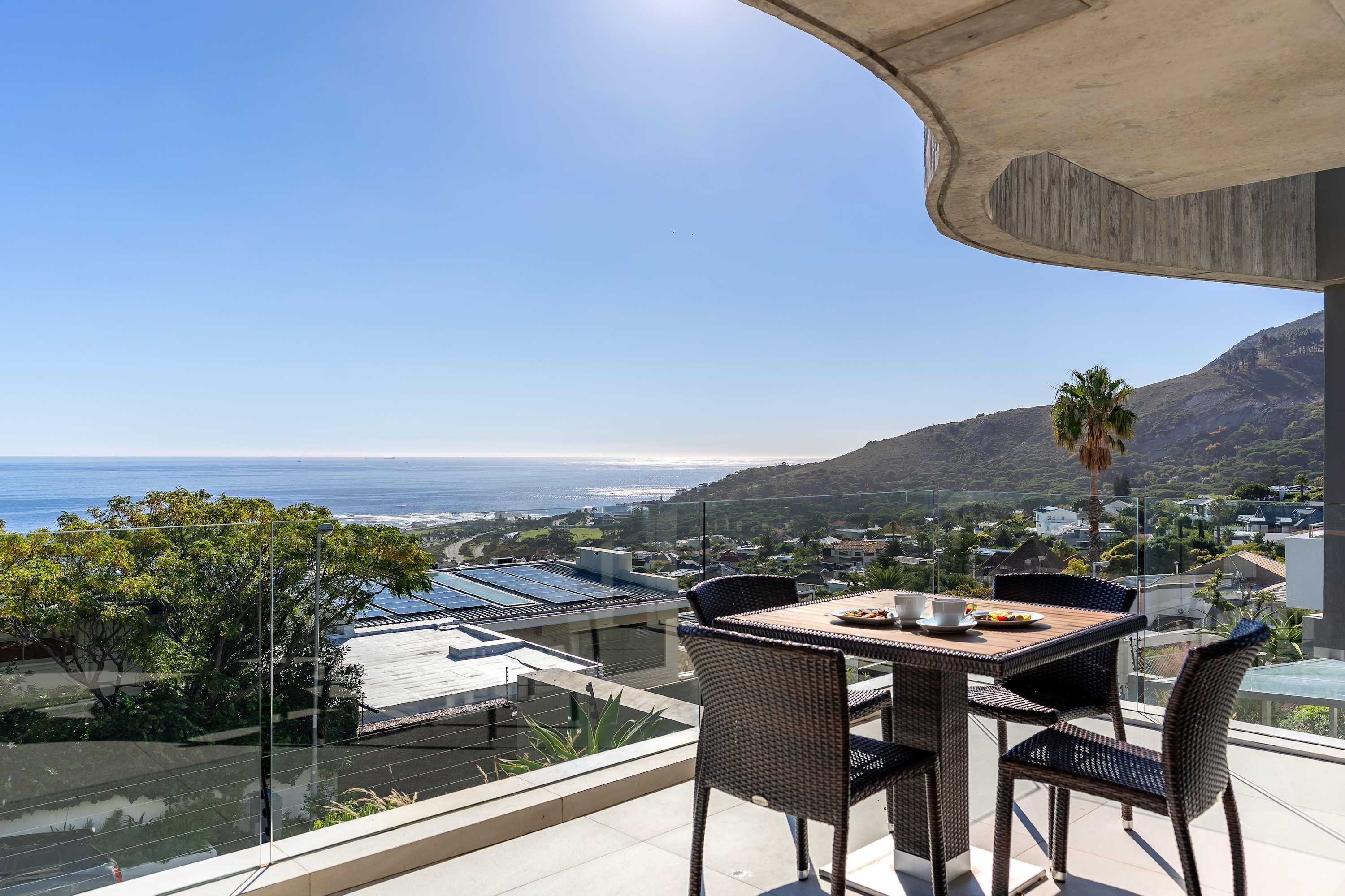 Vista Maris - Luxury Apt in Camps Bay with pool