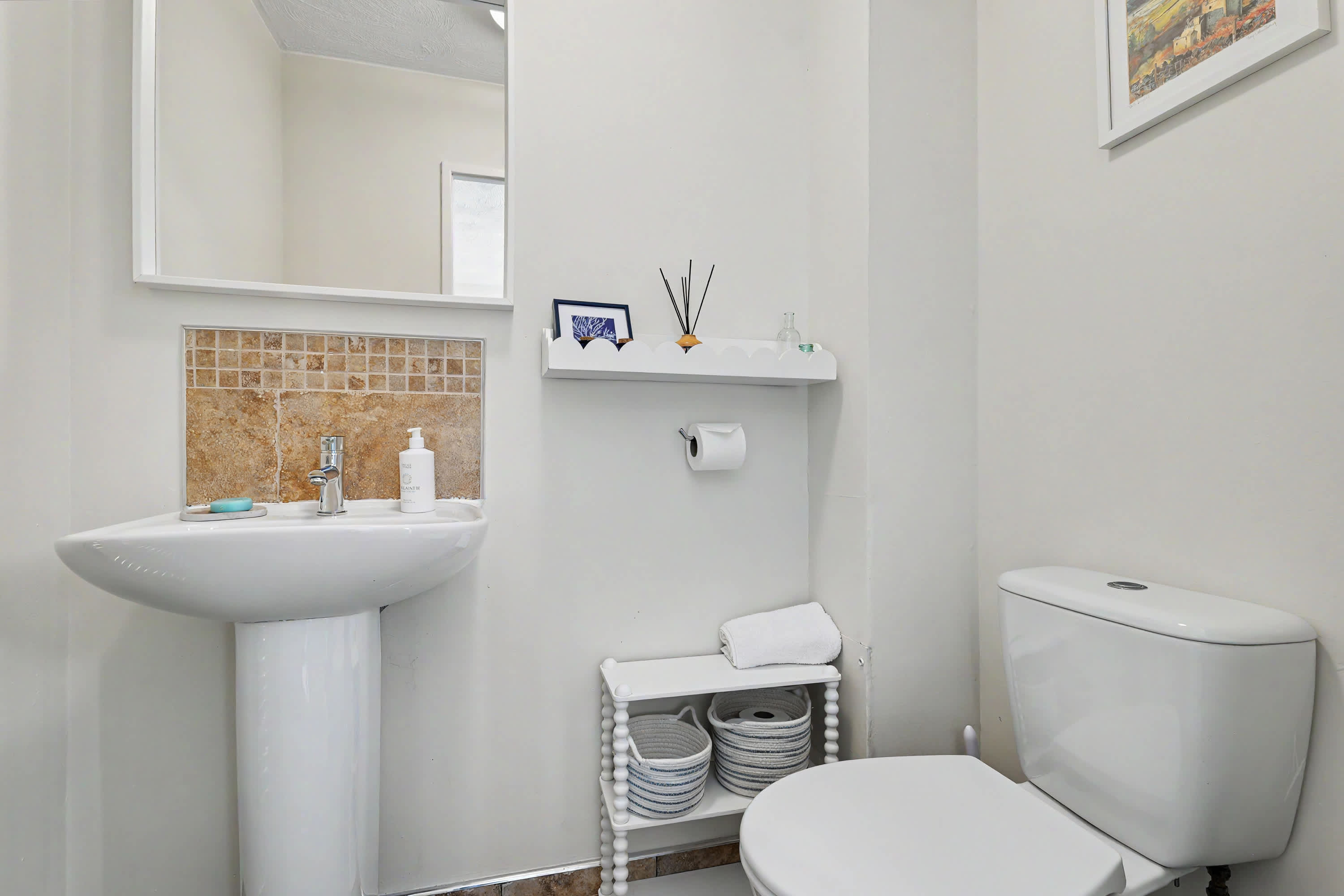 Stylish 3 Bedroom with Balcony and Amazing View in 15 Innerdownie Place FK14 7BY - Property image 14 - VivreStays