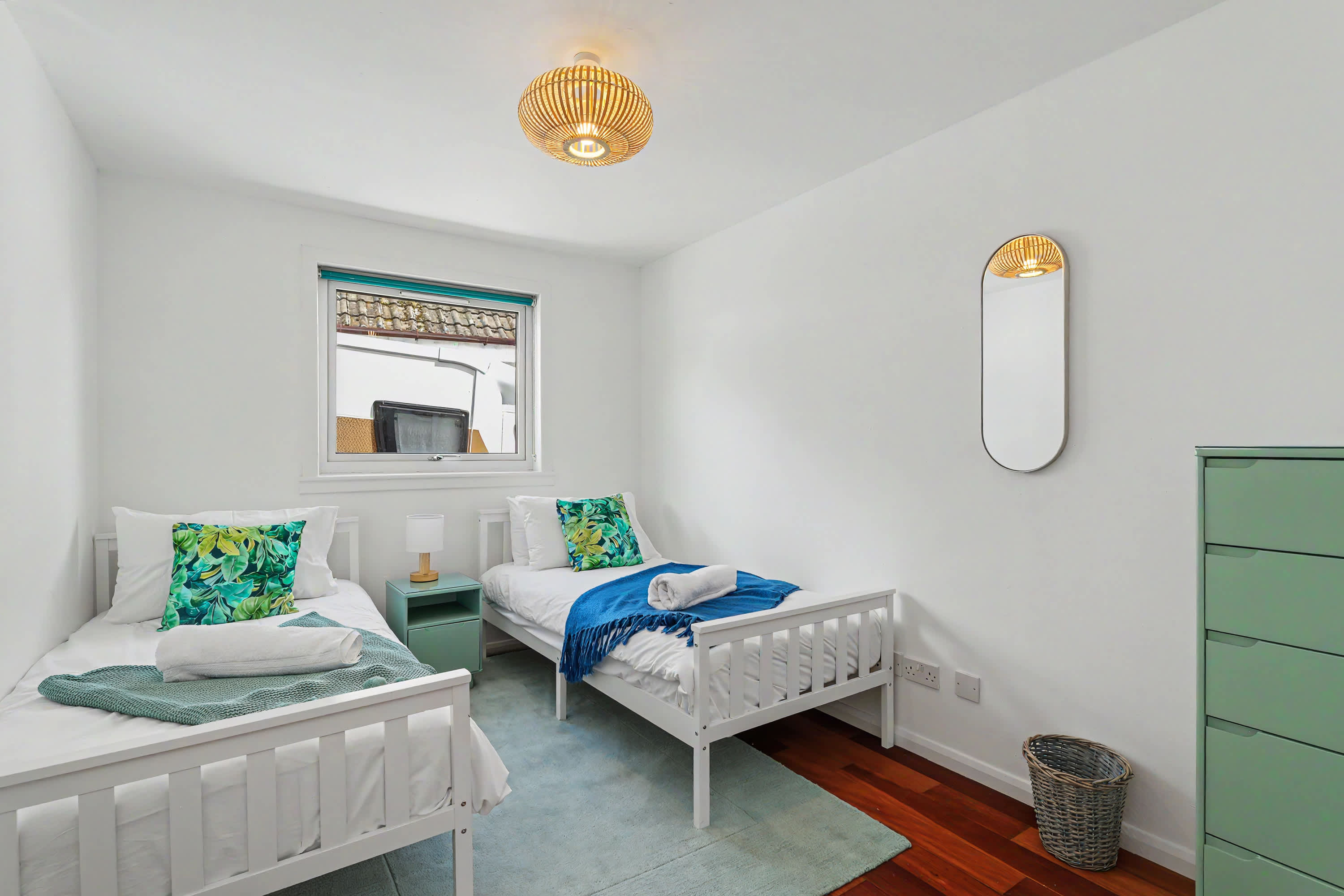 Stylish 3 Bedroom with Balcony and Amazing View in 15 Innerdownie Place FK14 7BY - Property image 15 - VivreStays