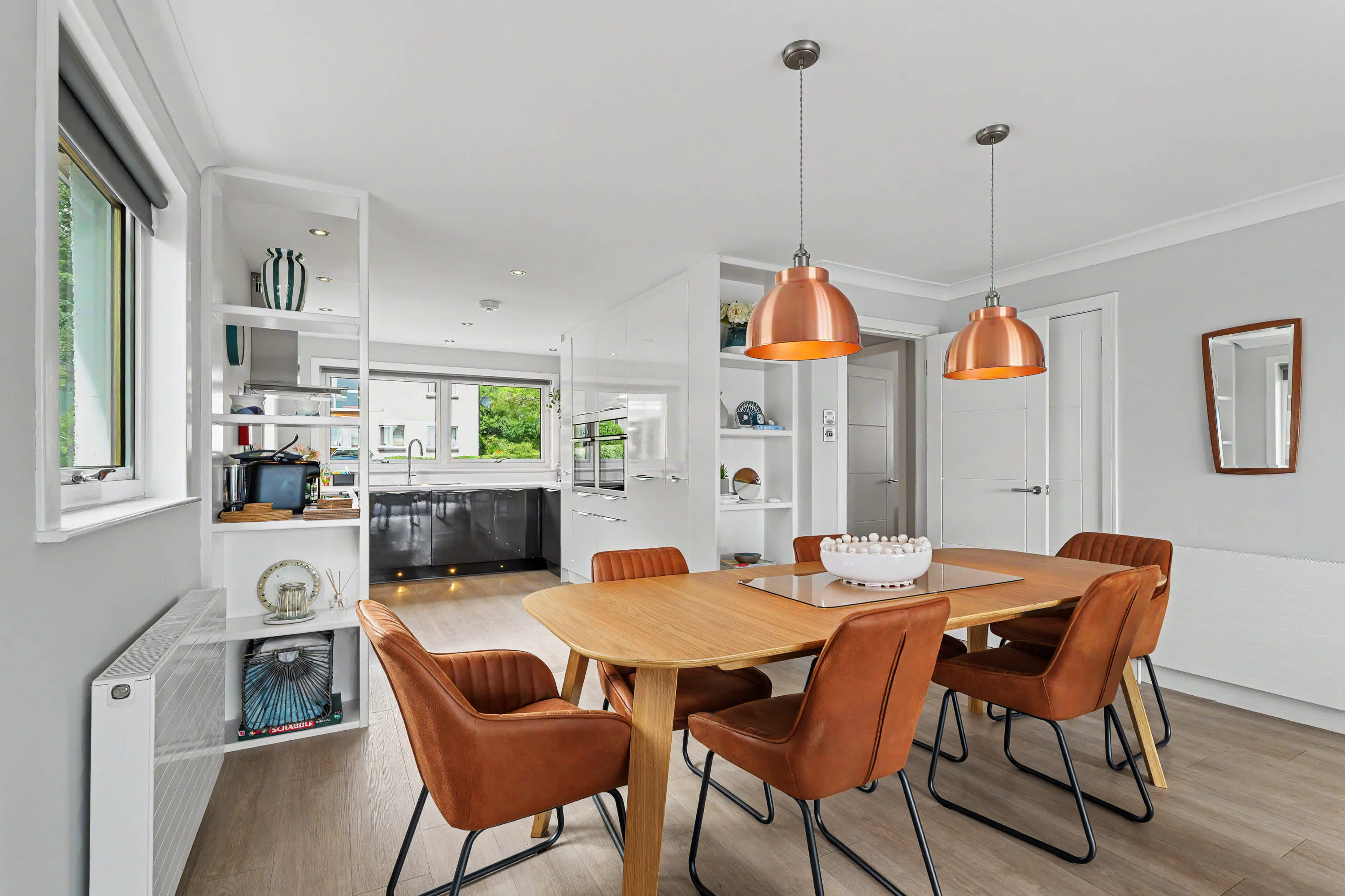 Stylish 3 Bedroom with Balcony and Amazing View in 15 Innerdownie Place FK14 7BY - Property image 4 - VivreStays