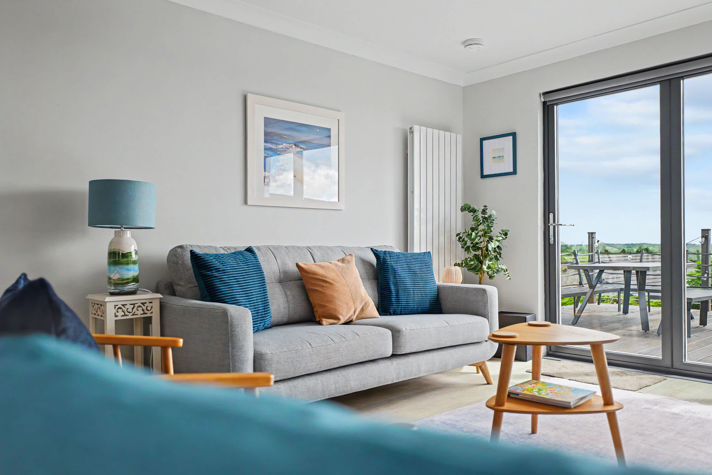 Stylish 3 Bedroom with Balcony and Amazing View in 15 Innerdownie Place FK14 7BY - Property image 2 - VivreStays