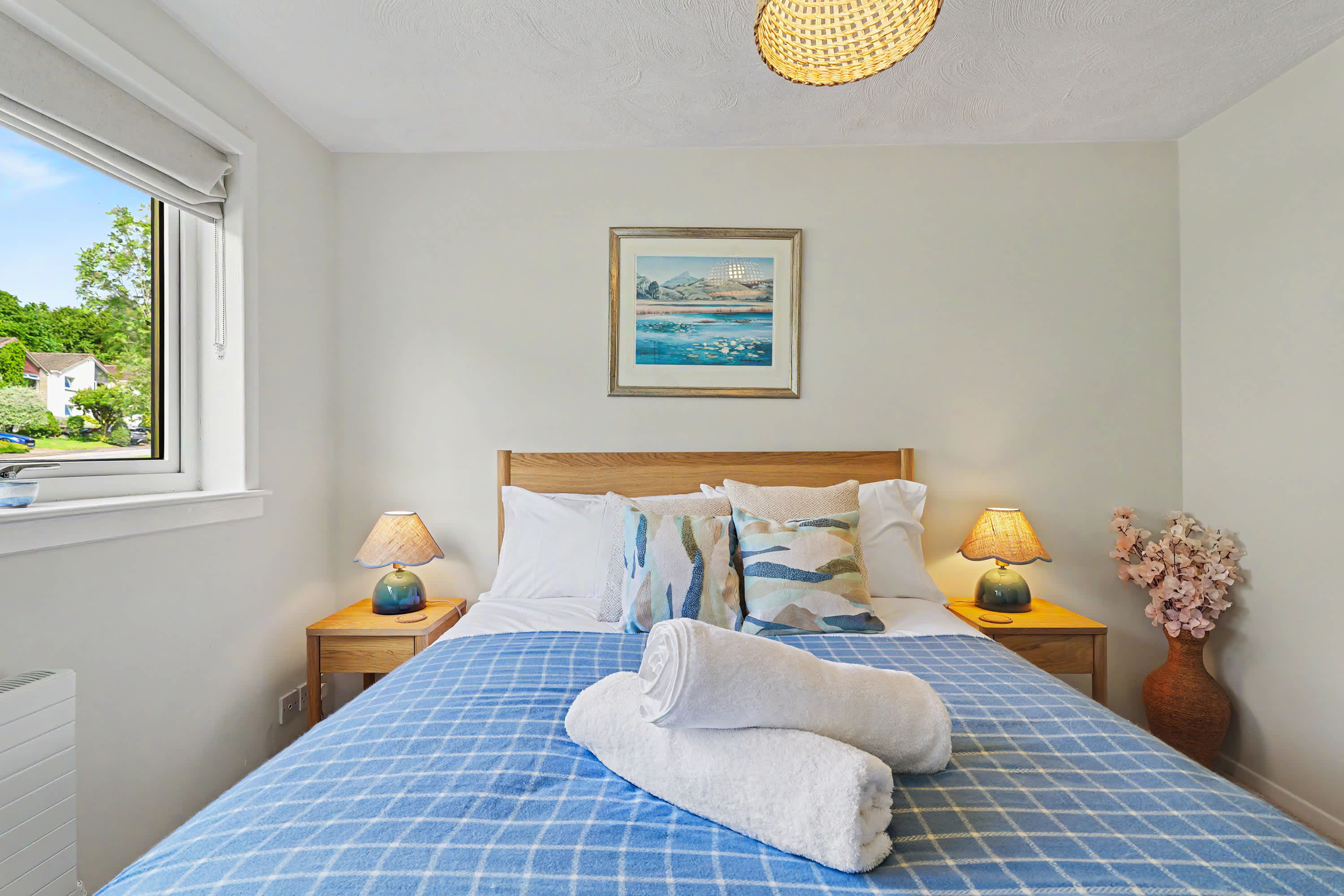 Stylish 3 Bedroom with Balcony and Amazing View in 15 Innerdownie Place FK14 7BY - Property image 13 - VivreStays