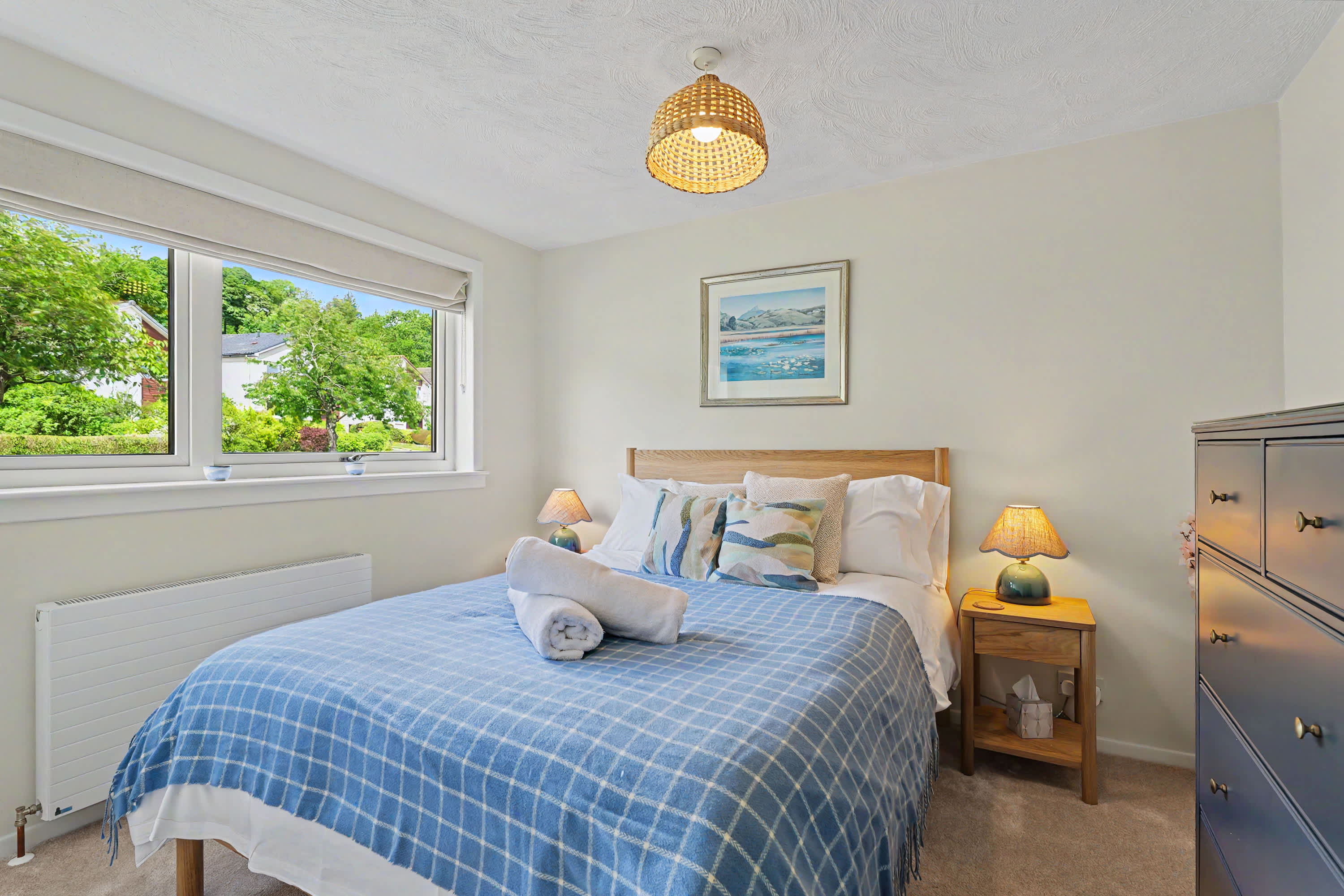 Stylish 3 Bedroom with Balcony and Amazing View in 15 Innerdownie Place FK14 7BY - Property image 12 - VivreStays