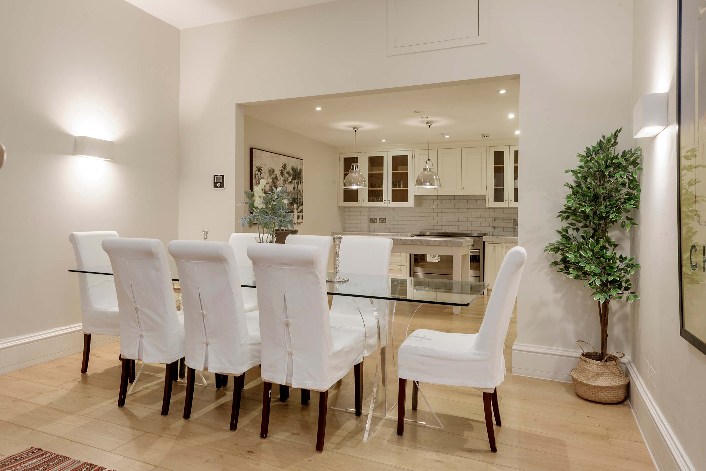View Elegant 3 Bedroom Mews Flat in Knightsbridge in Lennox Gardens Mews 2 SW1X 0DP Elegant 3 Bedroom Mews Flat in Knightsbridge in Lennox Gardens Mews 2 SW1X 0DP - Property image 10 - VivreStays