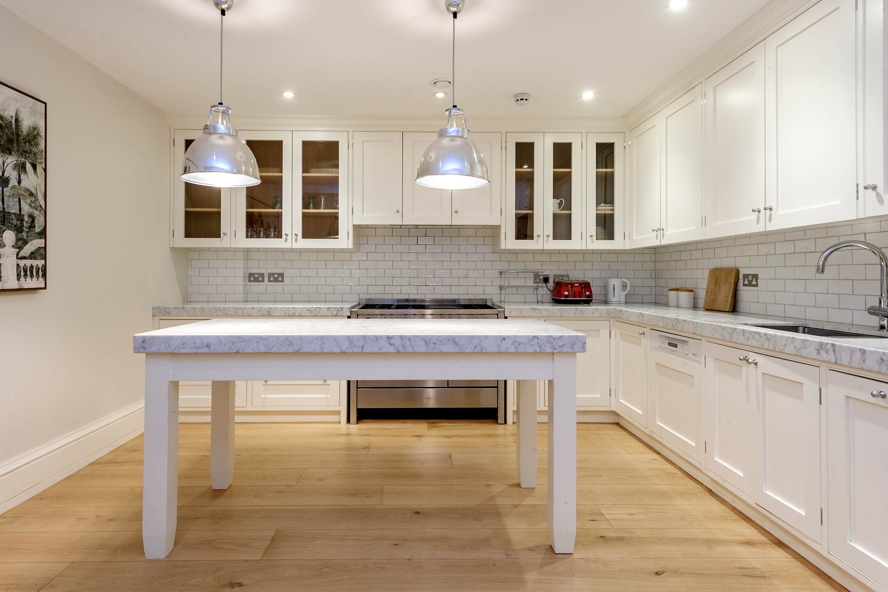 View Elegant 3 Bedroom Mews Flat in Knightsbridge in Lennox Gardens Mews 2 SW1X 0DP Elegant 3 Bedroom Mews Flat in Knightsbridge in Lennox Gardens Mews 2 SW1X 0DP - Property image 9 - VivreStays