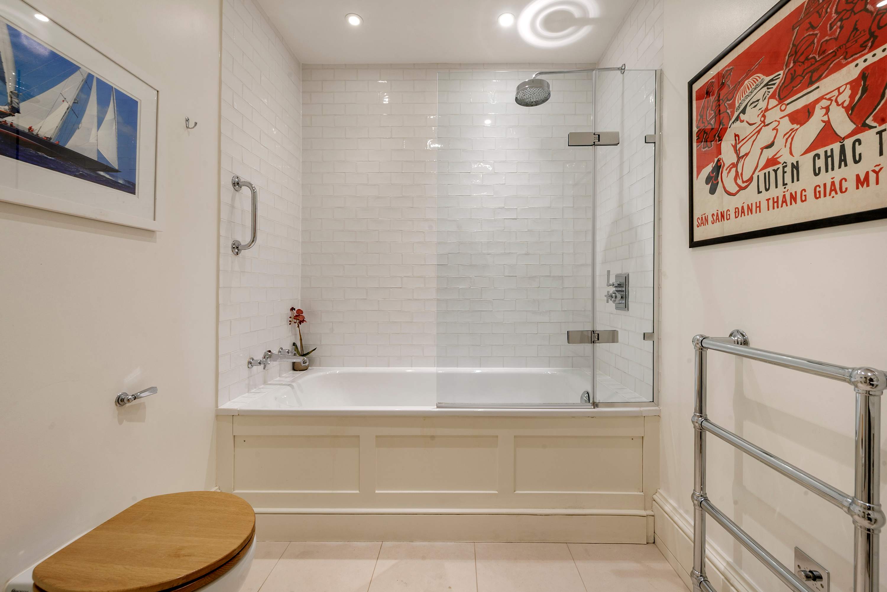 View Elegant 3 Bedroom Mews Flat in Knightsbridge in Lennox Gardens Mews 2 SW1X 0DP Elegant 3 Bedroom Mews Flat in Knightsbridge in Lennox Gardens Mews 2 SW1X 0DP - Property image 16 - VivreStays