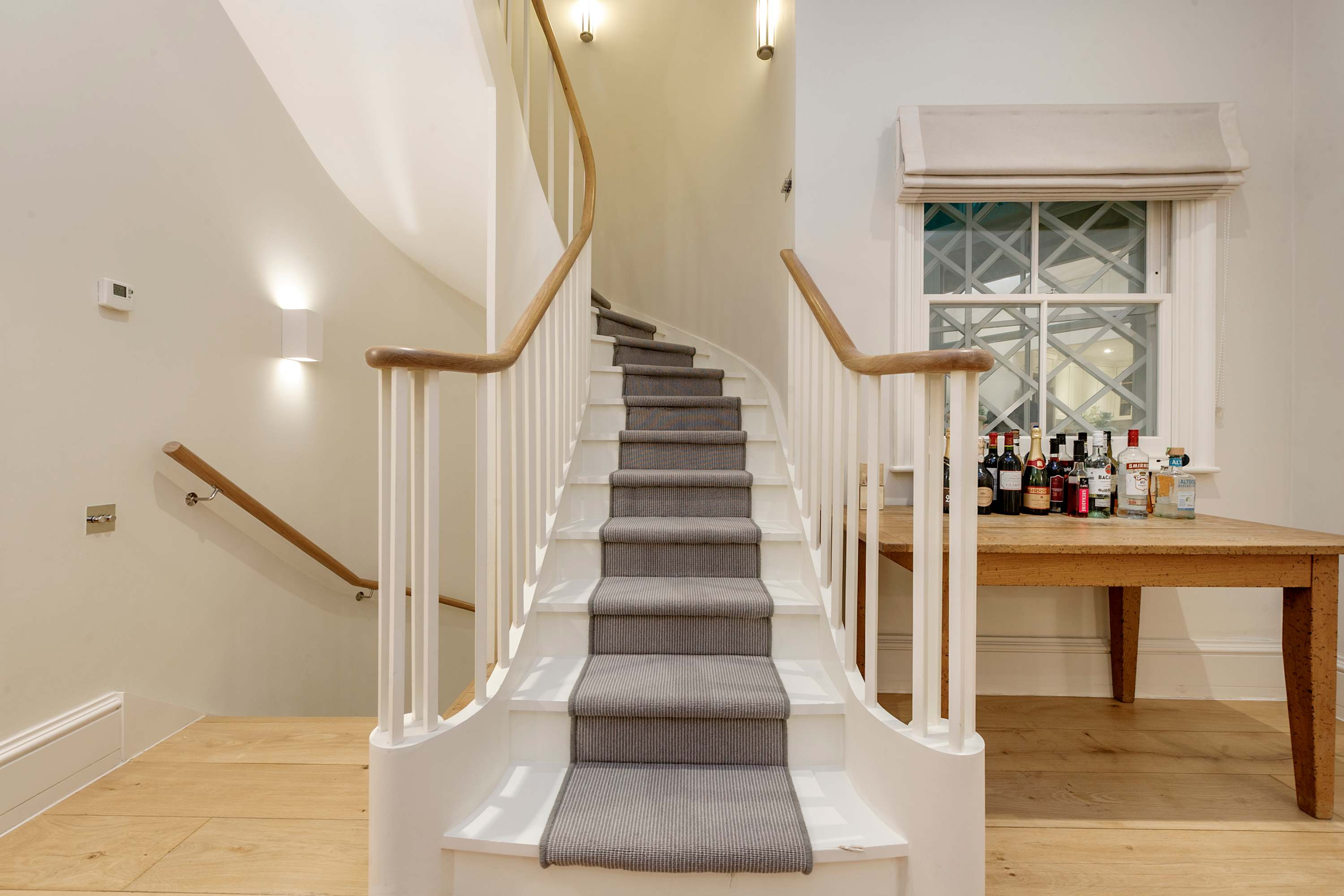 View Elegant 3 Bedroom Mews Flat in Knightsbridge in Lennox Gardens Mews 2 SW1X 0DP Elegant 3 Bedroom Mews Flat in Knightsbridge in Lennox Gardens Mews 2 SW1X 0DP - Property image 33 - VivreStays