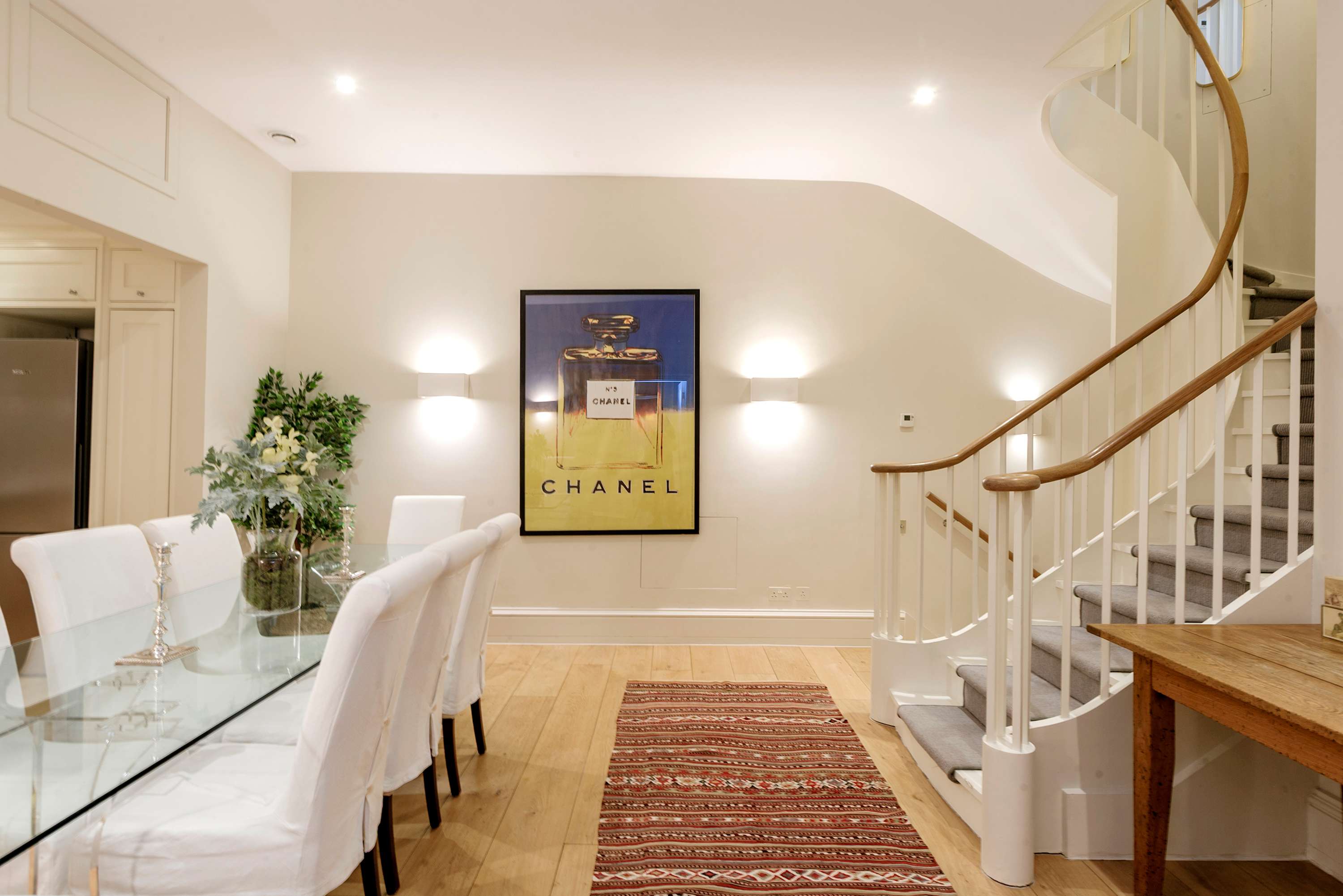 View Elegant 3 Bedroom Mews Flat in Knightsbridge in Lennox Gardens Mews 2 SW1X 0DP Elegant 3 Bedroom Mews Flat in Knightsbridge in Lennox Gardens Mews 2 SW1X 0DP - Property image 32 - VivreStays
