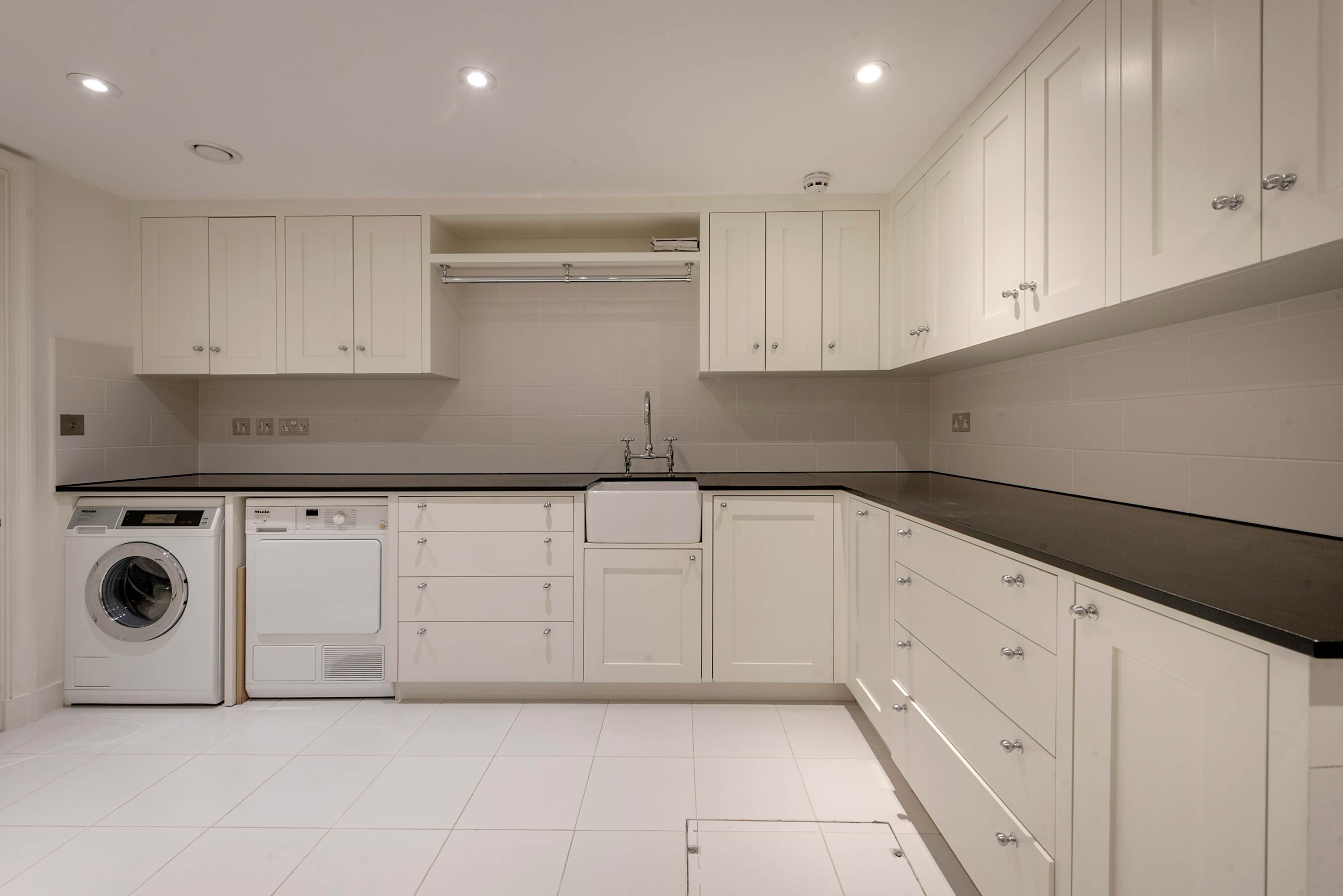 View Elegant 3 Bedroom Mews Flat in Knightsbridge in Lennox Gardens Mews 2 SW1X 0DP Elegant 3 Bedroom Mews Flat in Knightsbridge in Lennox Gardens Mews 2 SW1X 0DP - Property image 35 - VivreStays