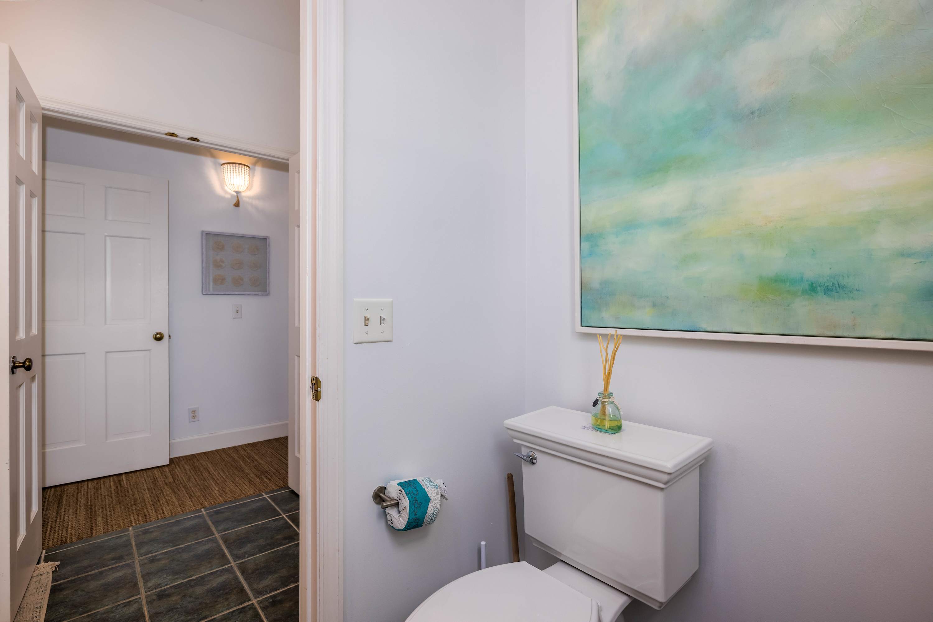 Primary En Suite Bathroom with Tub Shower Combo