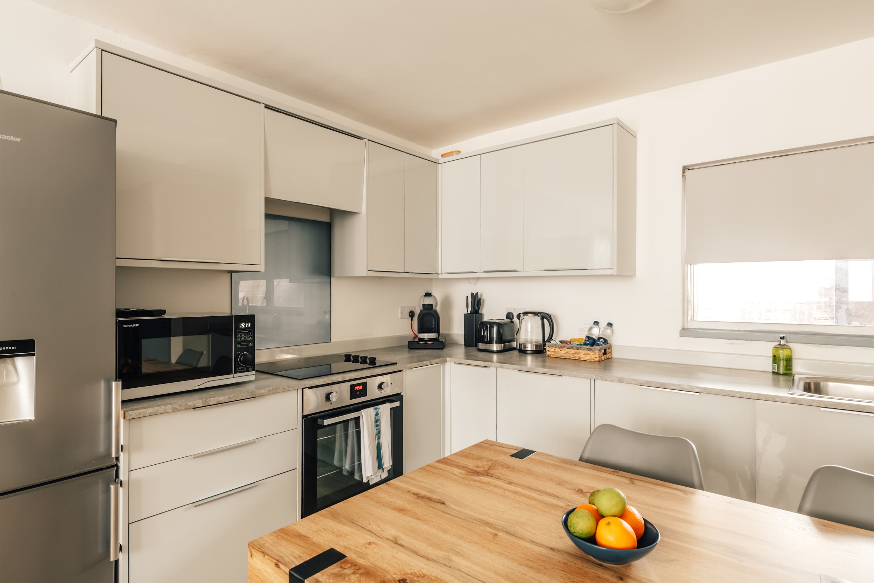 Kensington Gardens Flat w/ Balcony & Elevator in Queensway 24 W2 3RX - Property image 12 - VivreStays