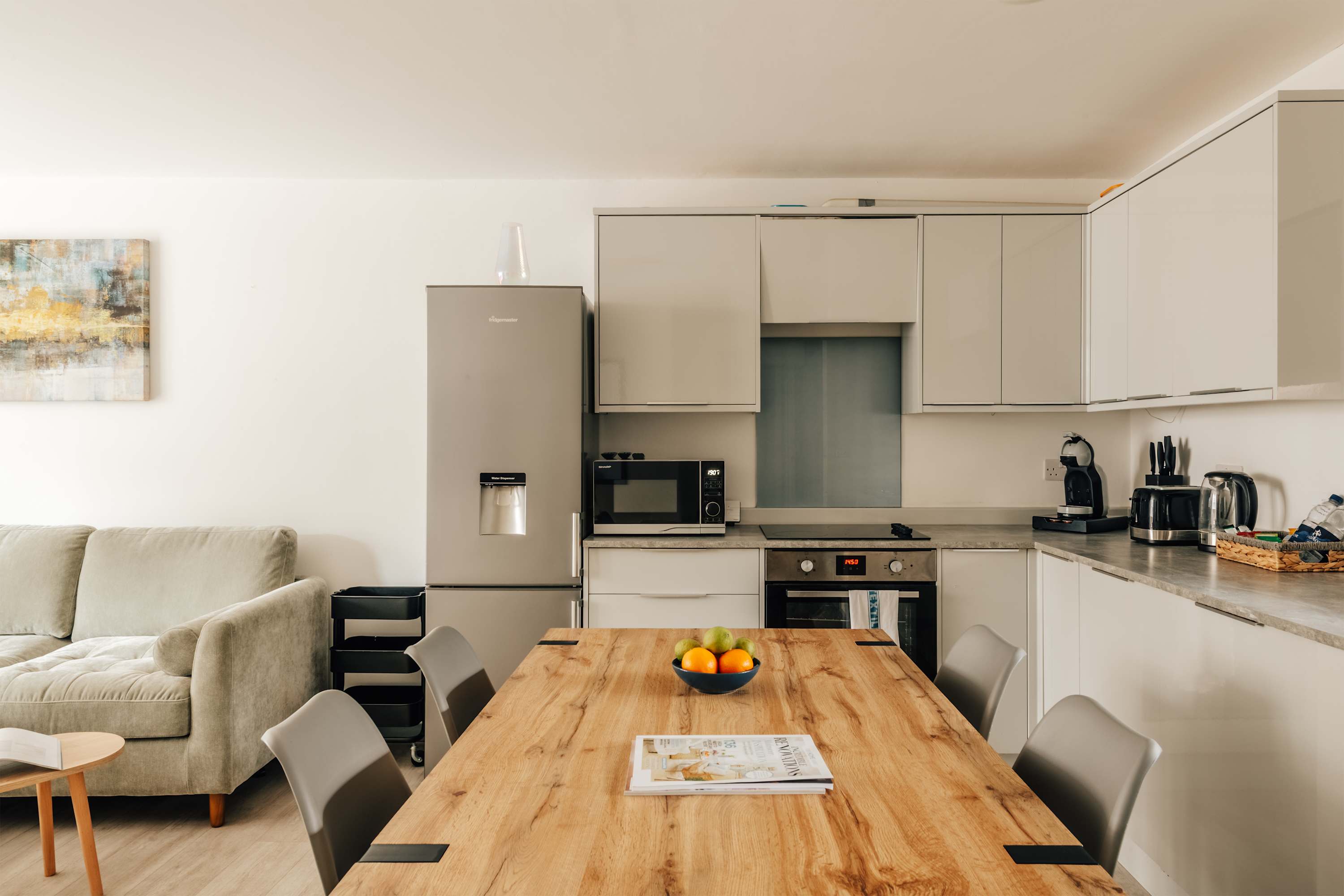 Kensington Gardens Flat w/ Balcony & Elevator in Queensway 24 W2 3RX - Property image 5 - VivreStays