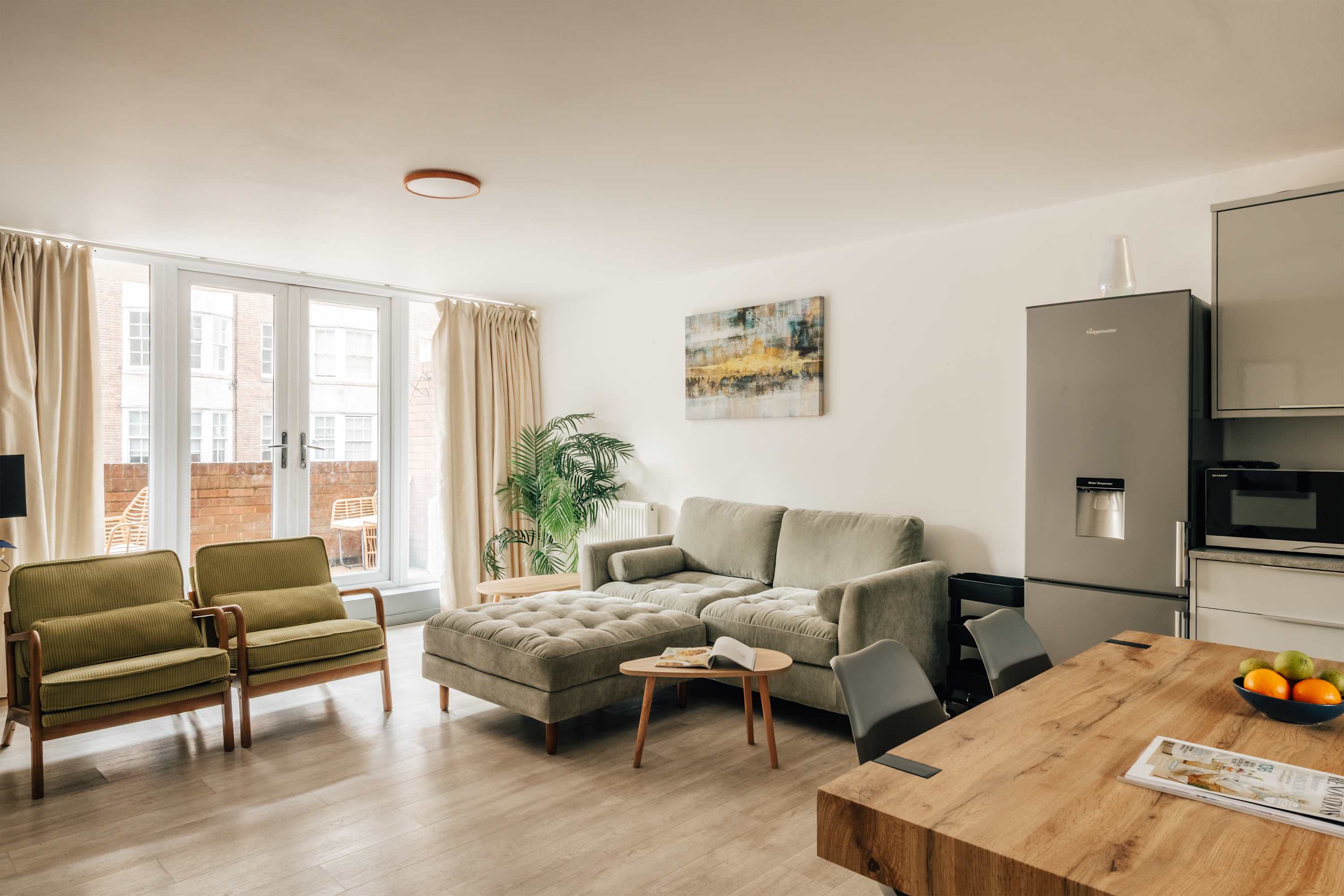 Kensington Gardens Flat w/ Balcony & Elevator serviced apartment - London - VivreStays