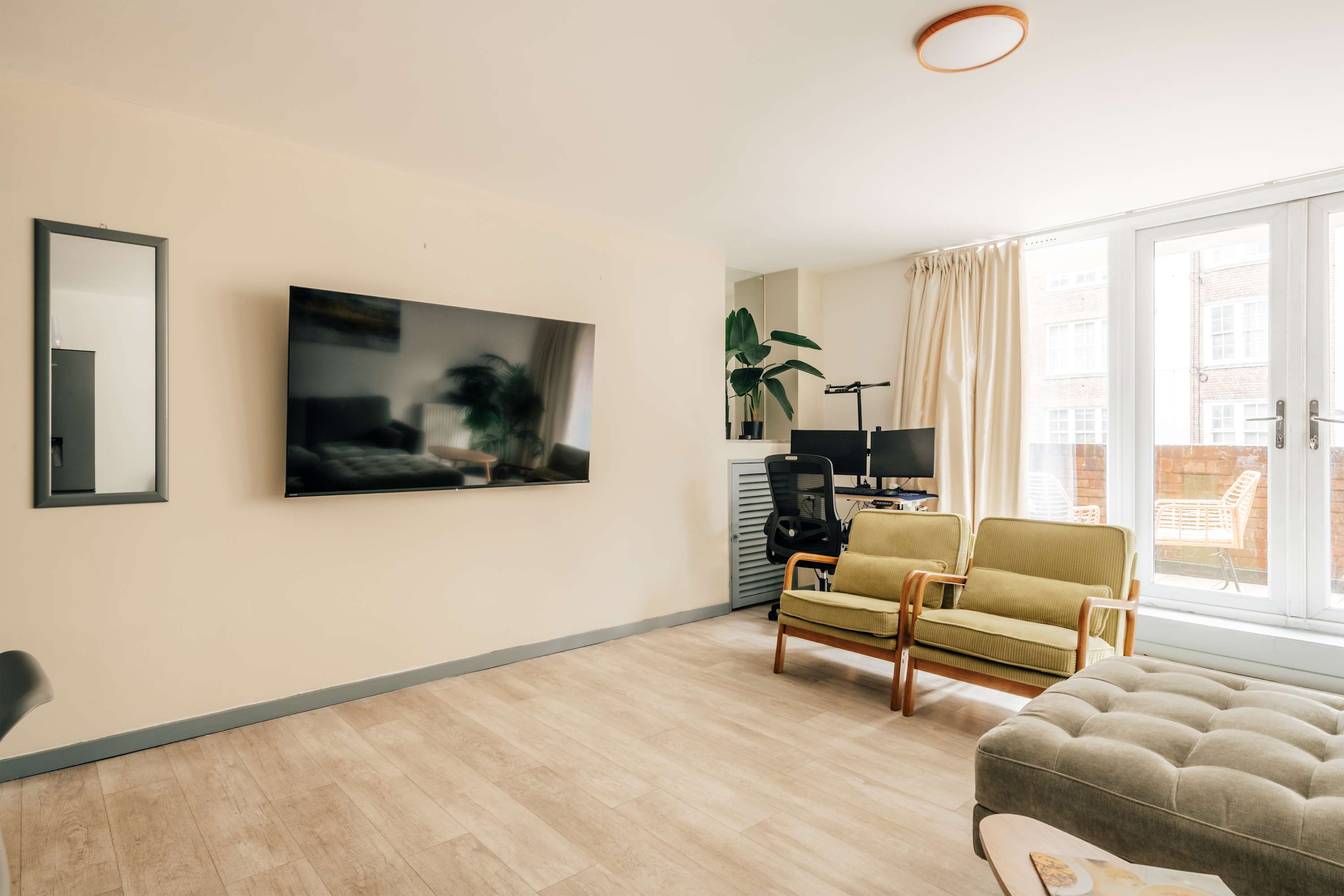 Kensington Gardens Flat w/ Balcony & Elevator in Queensway 24 W2 3RX - Property image 19 - VivreStays