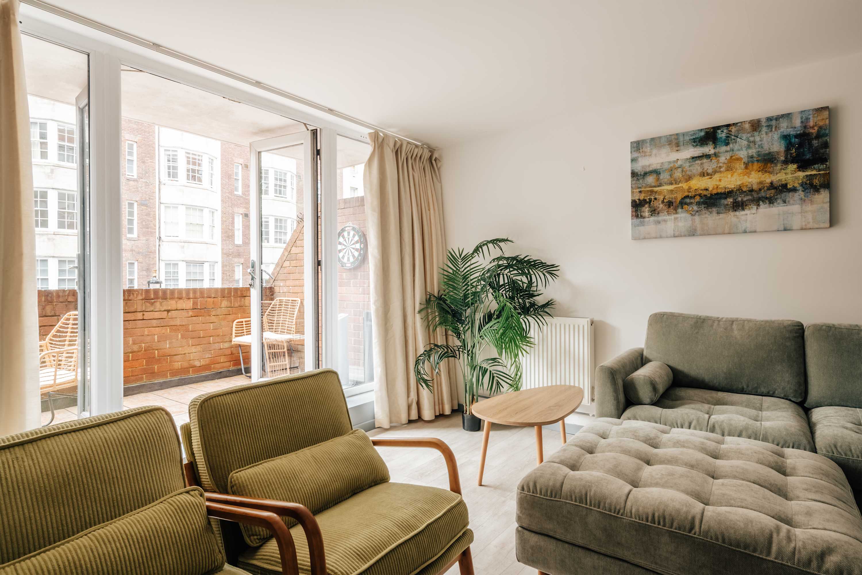 Kensington Gardens Flat w/ Balcony & Elevator in Queensway 24 W2 3RX - Property image 21 - VivreStays