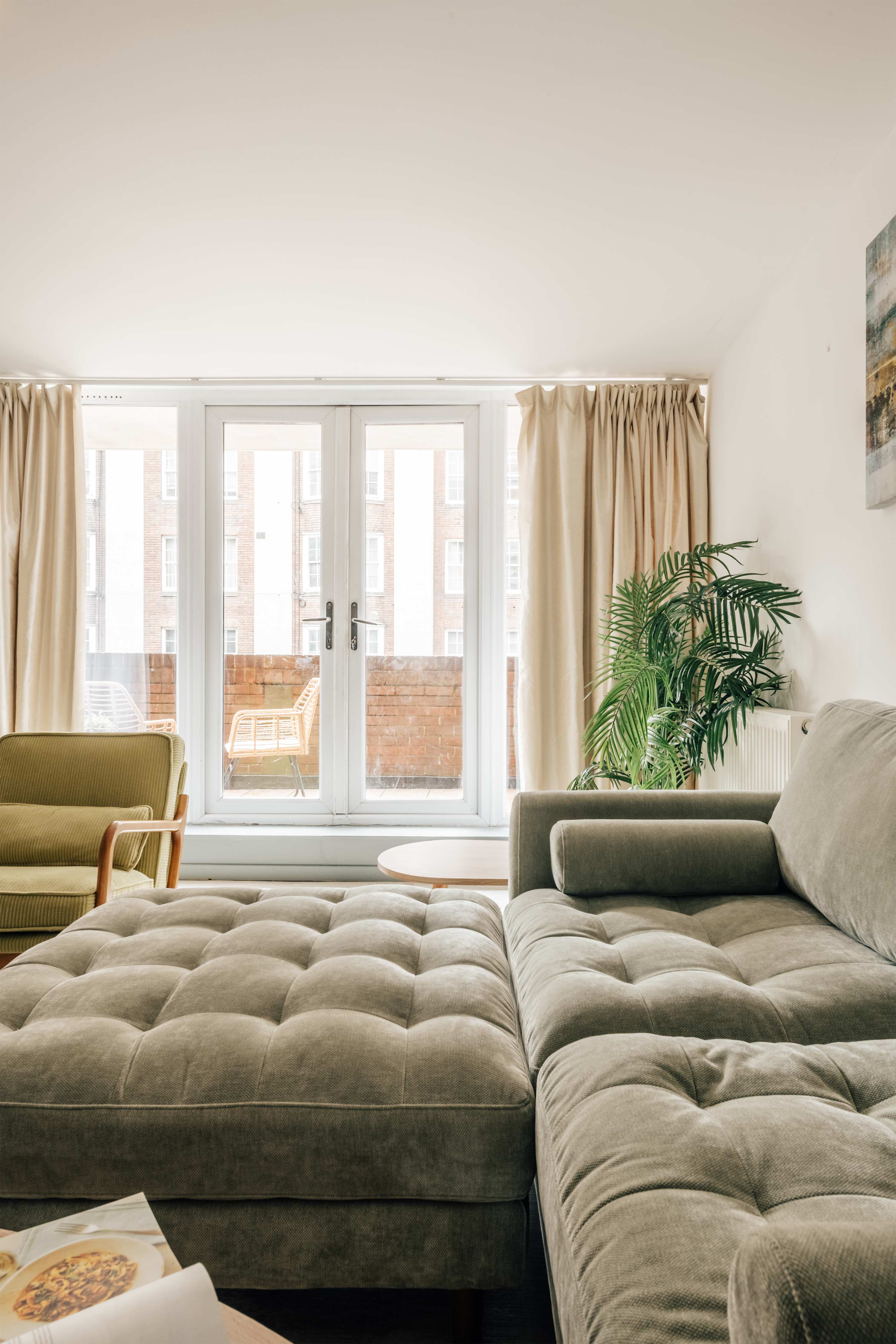Kensington Gardens Flat w/ Balcony & Elevator in Queensway 24 W2 3RX - Property image 22 - VivreStays