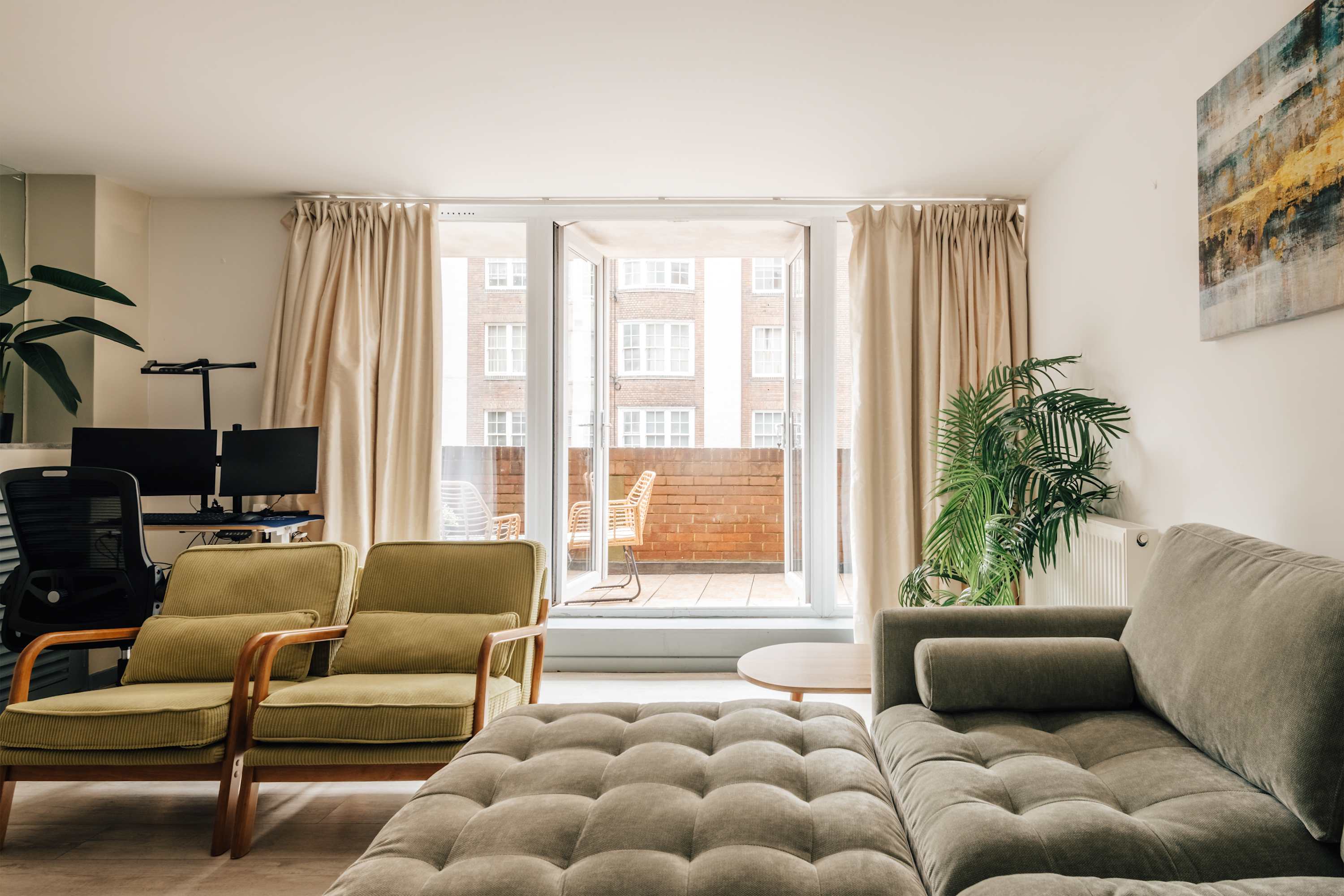 Kensington Gardens Flat w/ Balcony & Elevator in Queensway 24 W2 3RX - Property image 23 - VivreStays