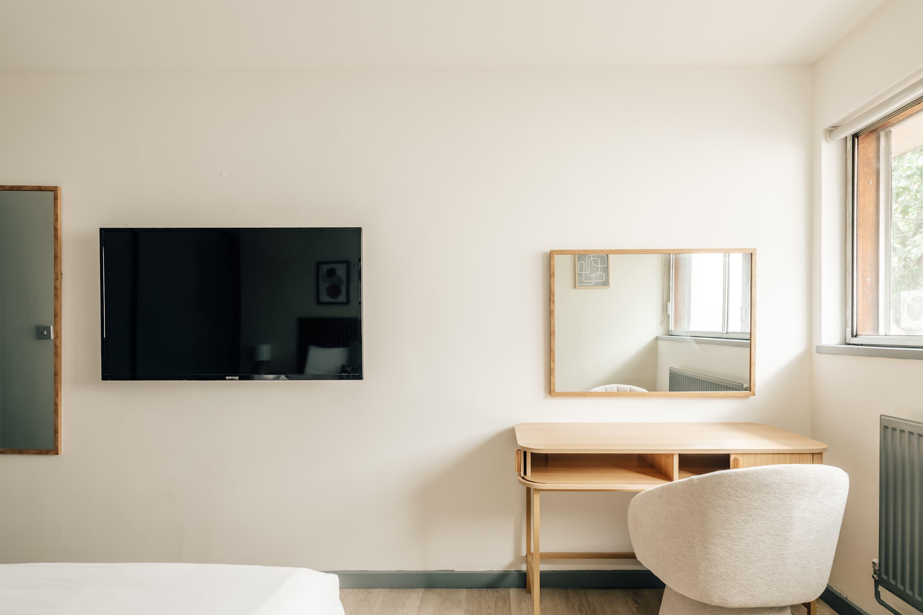 Kensington Gardens Flat w/ Balcony & Elevator in Queensway 24 W2 3RX - Property image 13 - VivreStays
