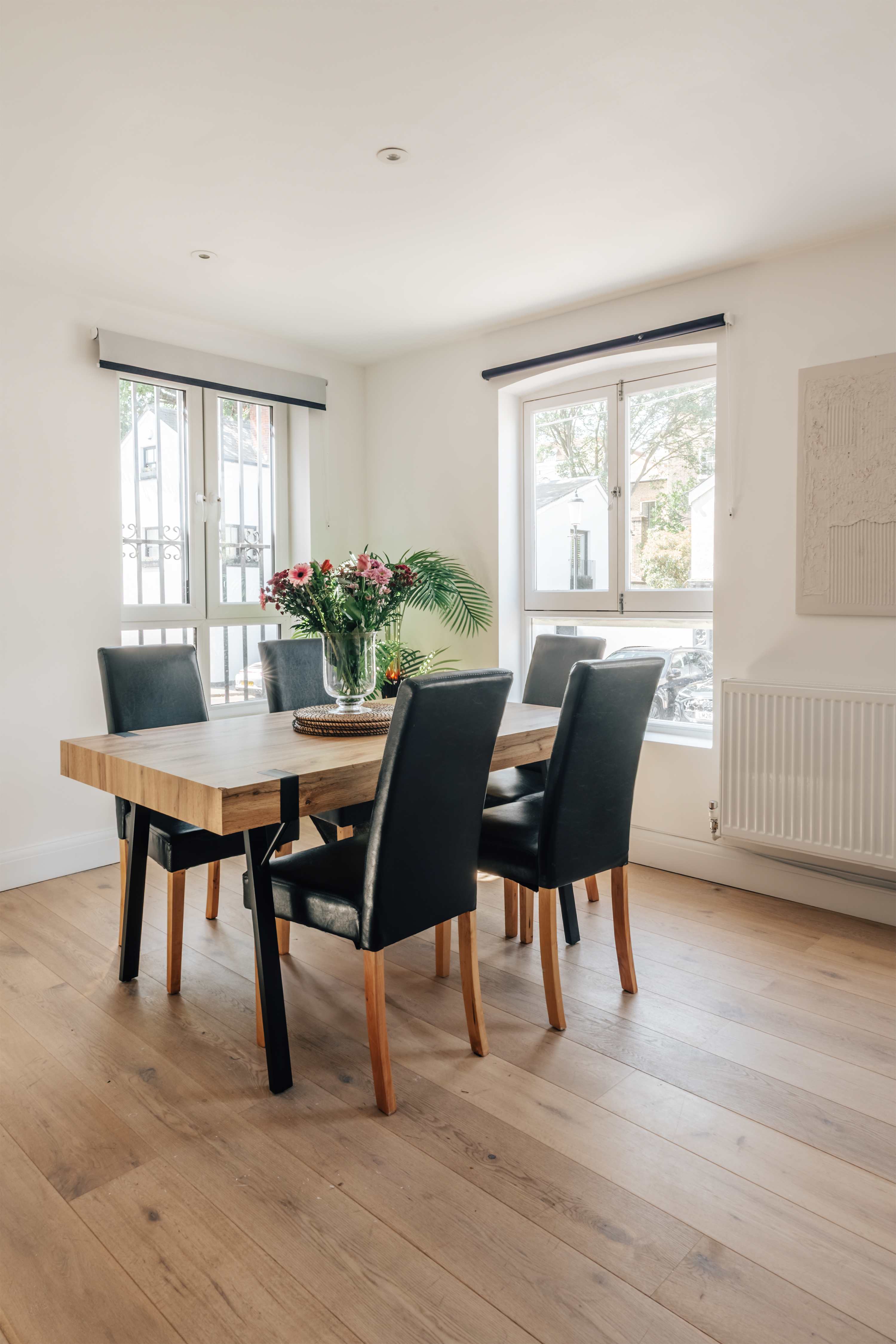View Kensington High Street Apt: Modern Comfort & in Kensington High Street 353 W8 6NW Kensington High Street Apt: Modern Comfort & in Kensington High Street 353 W8 6NW - Property image 15 - VivreStays