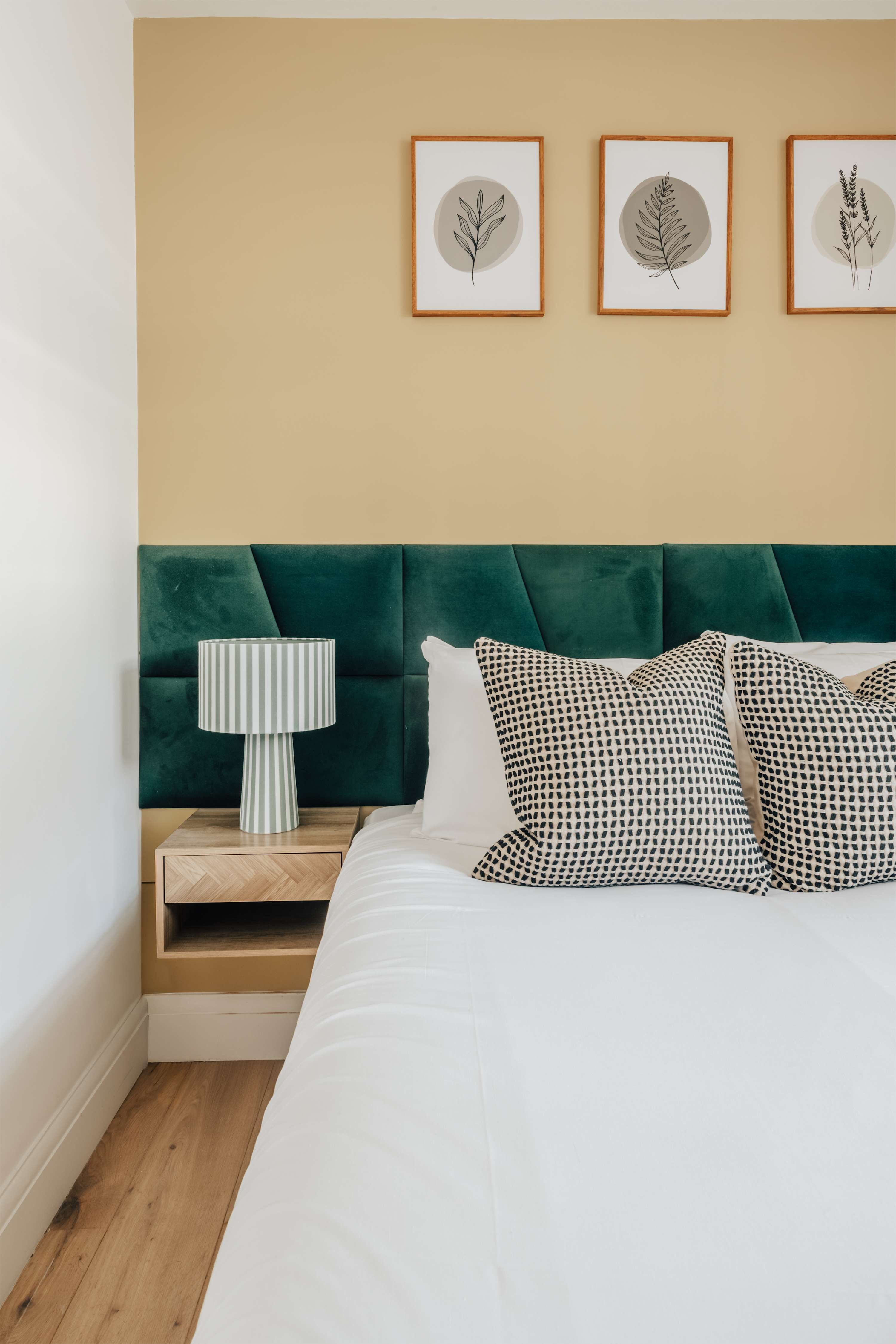 View Kensington High Street Apt: Modern Comfort & in Kensington High Street 353 W8 6NW Kensington High Street Apt: Modern Comfort & in Kensington High Street 353 W8 6NW - Property image 26 - VivreStays