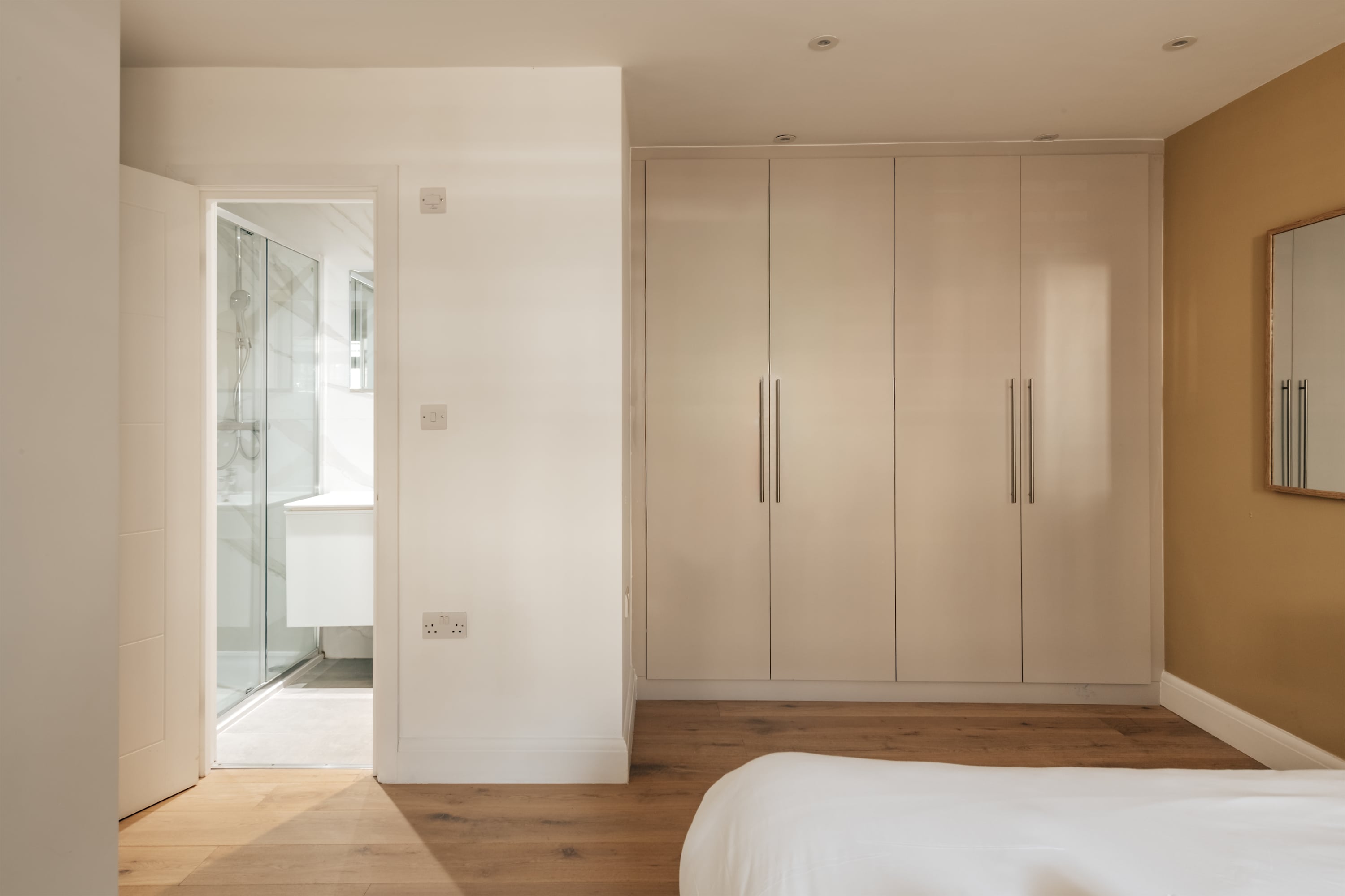 View Kensington High Street Apt: Modern Comfort & in Kensington High Street 353 W8 6NW Kensington High Street Apt: Modern Comfort & in Kensington High Street 353 W8 6NW - Property image 27 - VivreStays