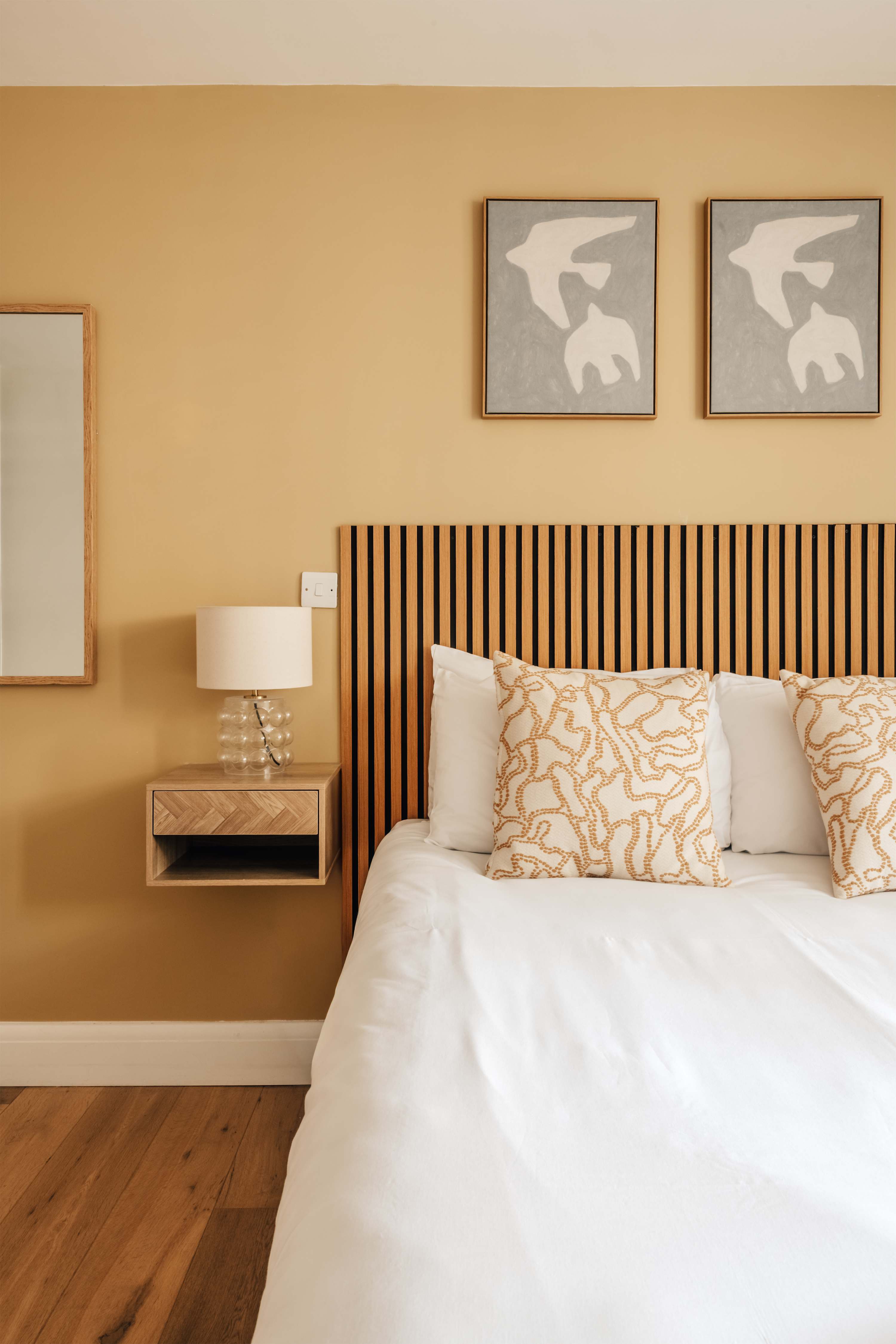 View Kensington High Street Apt: Modern Comfort & in Kensington High Street 353 W8 6NW Kensington High Street Apt: Modern Comfort & in Kensington High Street 353 W8 6NW - Property image 32 - VivreStays