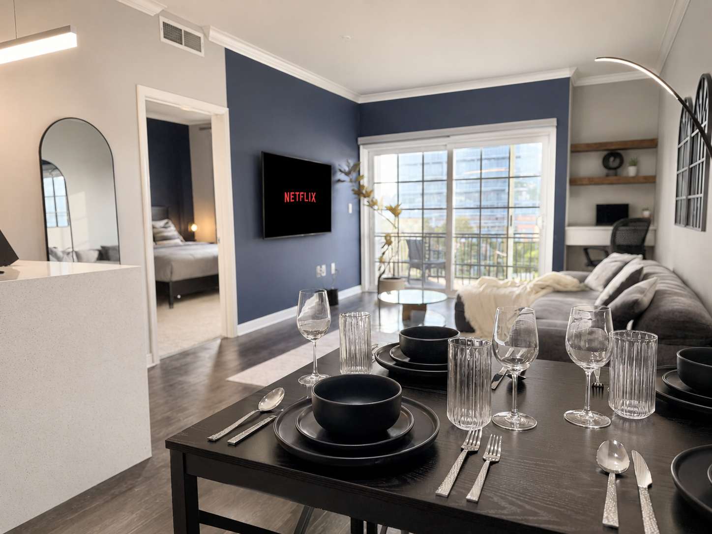 Modern Apartment w/ Pool, Gym, Parking & 10 Min To Cedars - Photo 41