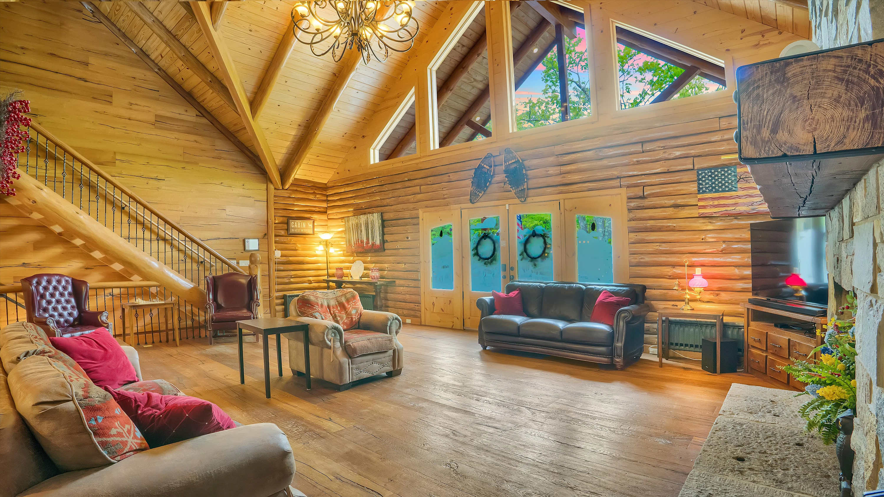 Luxury Log Cabin on 5 Acres | Hot Tub | Firepit