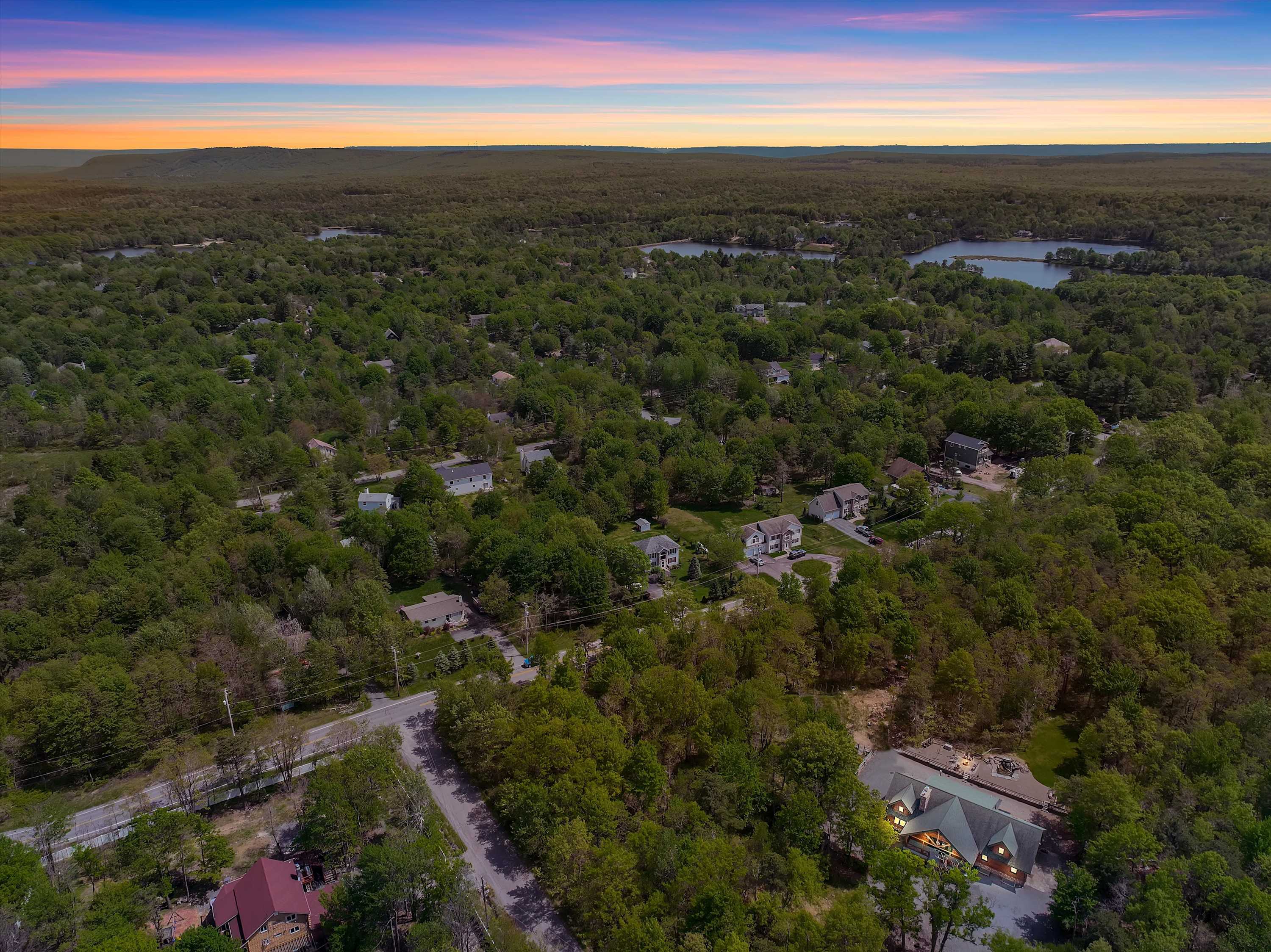 Luxury Log Cabin on 5 Acres | Hot Tub | Firepit