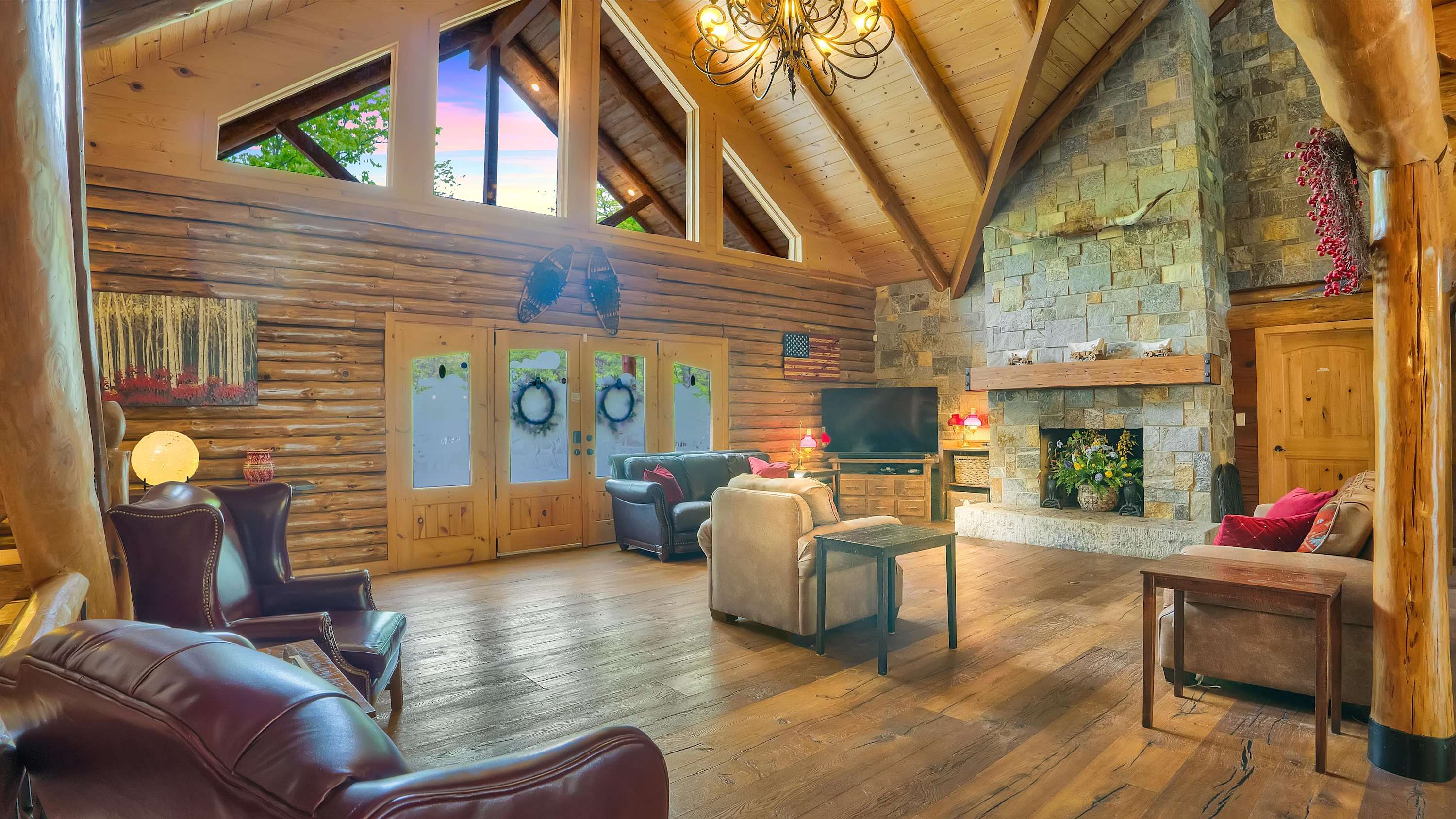 Luxury Log Cabin on 5 Acres | Hot Tub | Firepit