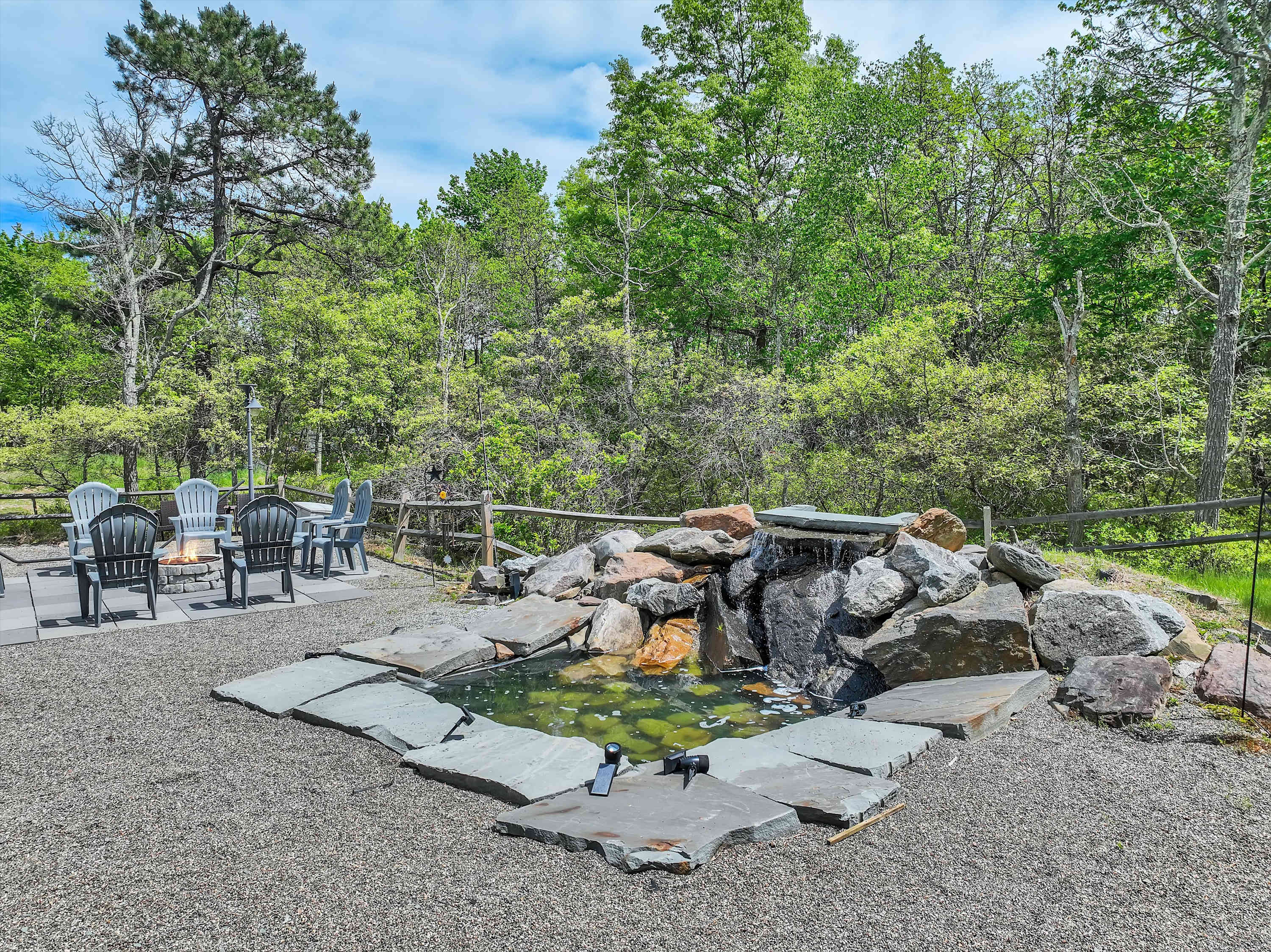 Luxury Log Cabin on 5 Acres | Hot Tub | Firepit