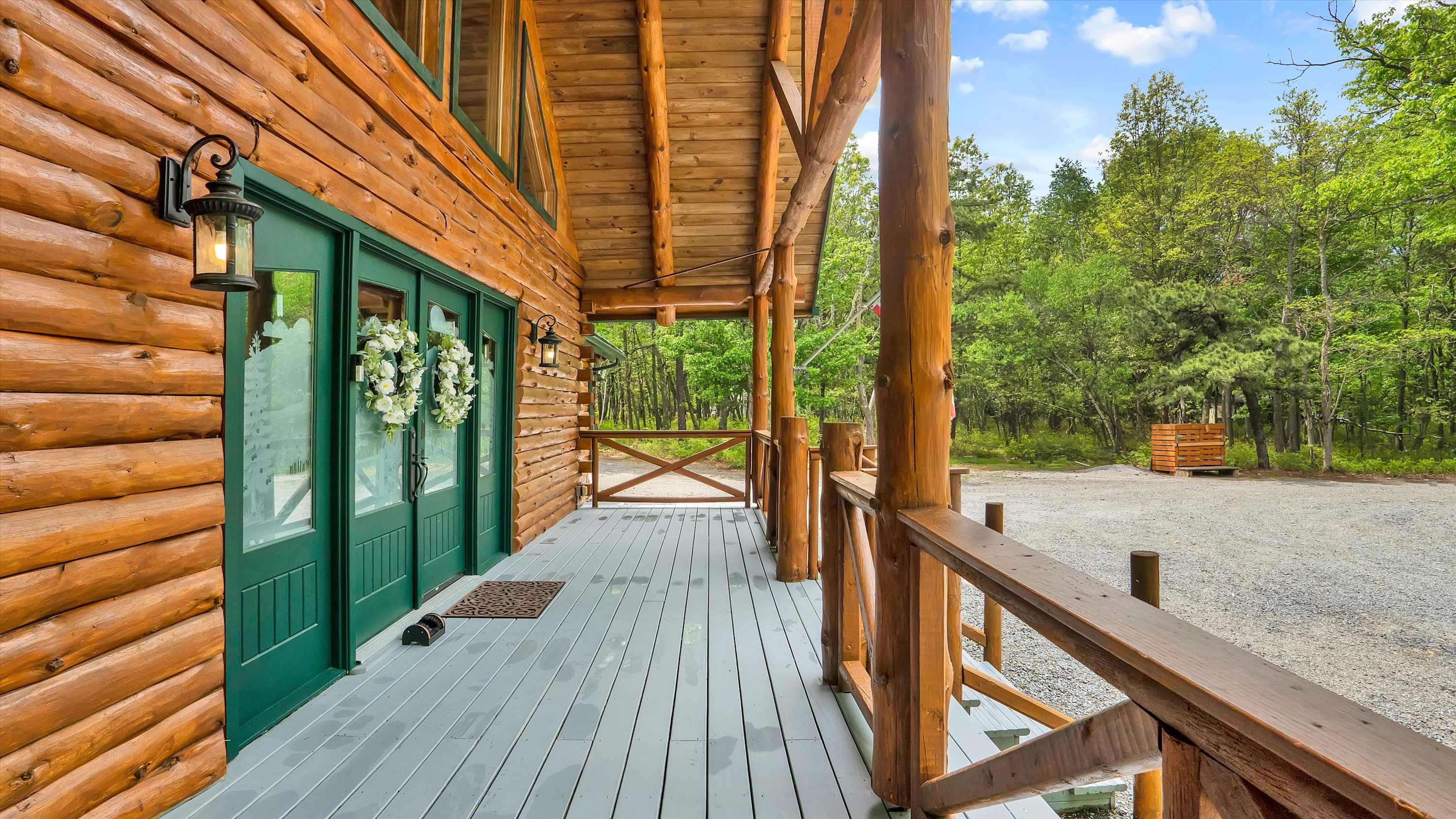 Luxury Log Cabin on 5 Acres | Hot Tub | Firepit