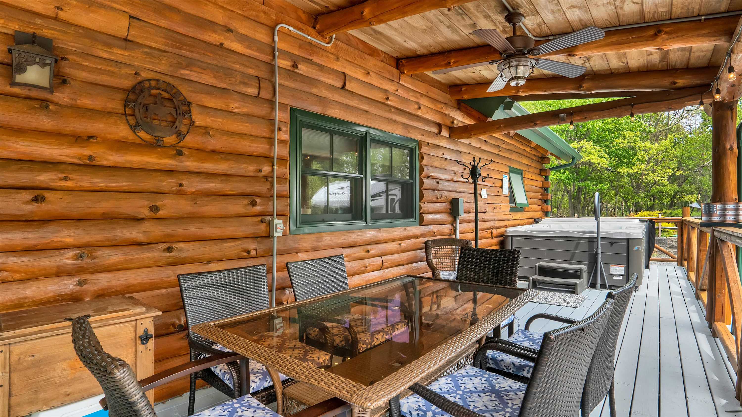 Luxury Log Cabin on 5 Acres | Hot Tub | Firepit