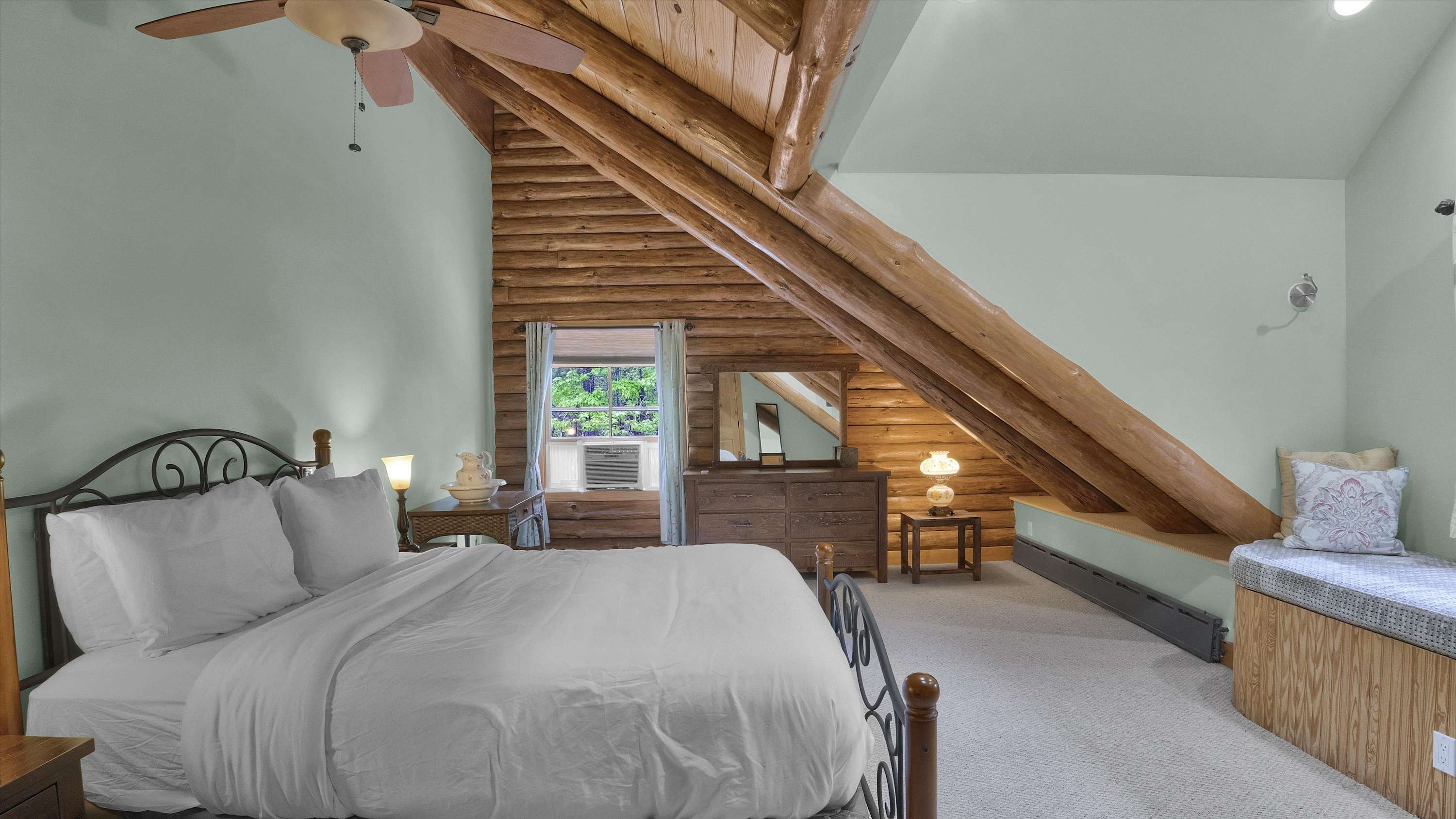 Luxury Log Cabin on 5 Acres | Hot Tub | Firepit