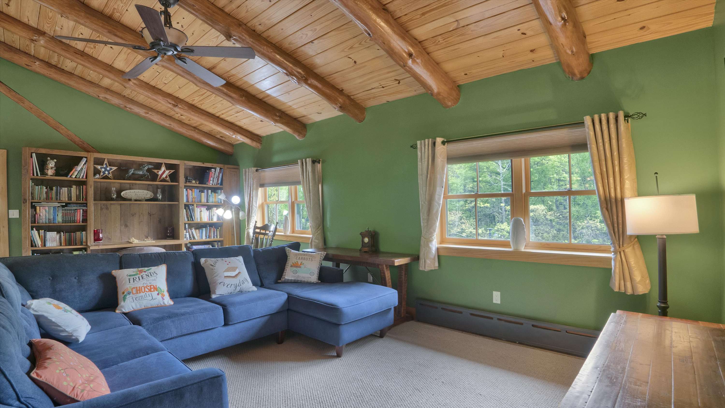 Luxury Log Cabin on 5 Acres | Hot Tub | Firepit