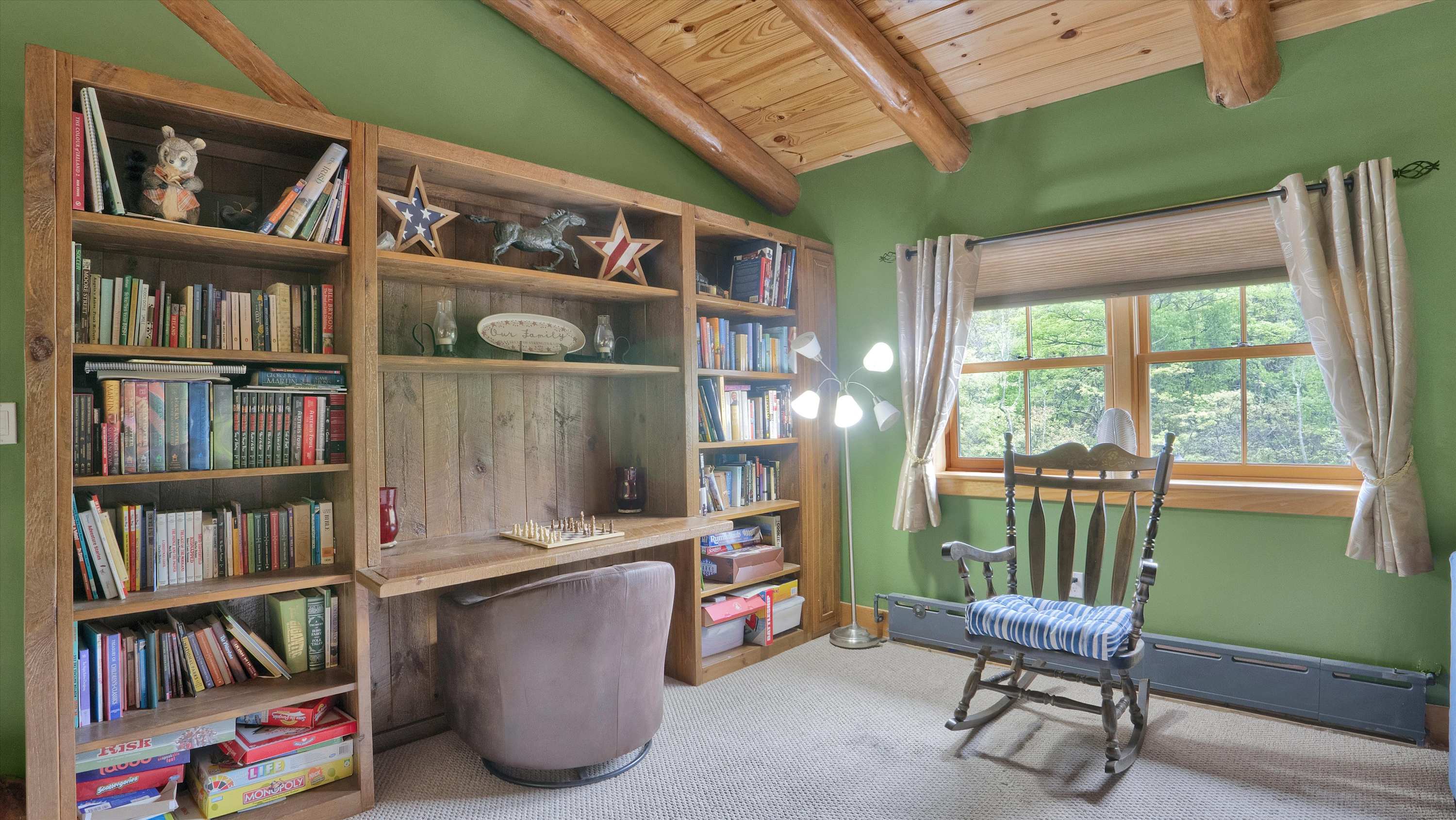Luxury Log Cabin on 5 Acres | Hot Tub | Firepit
