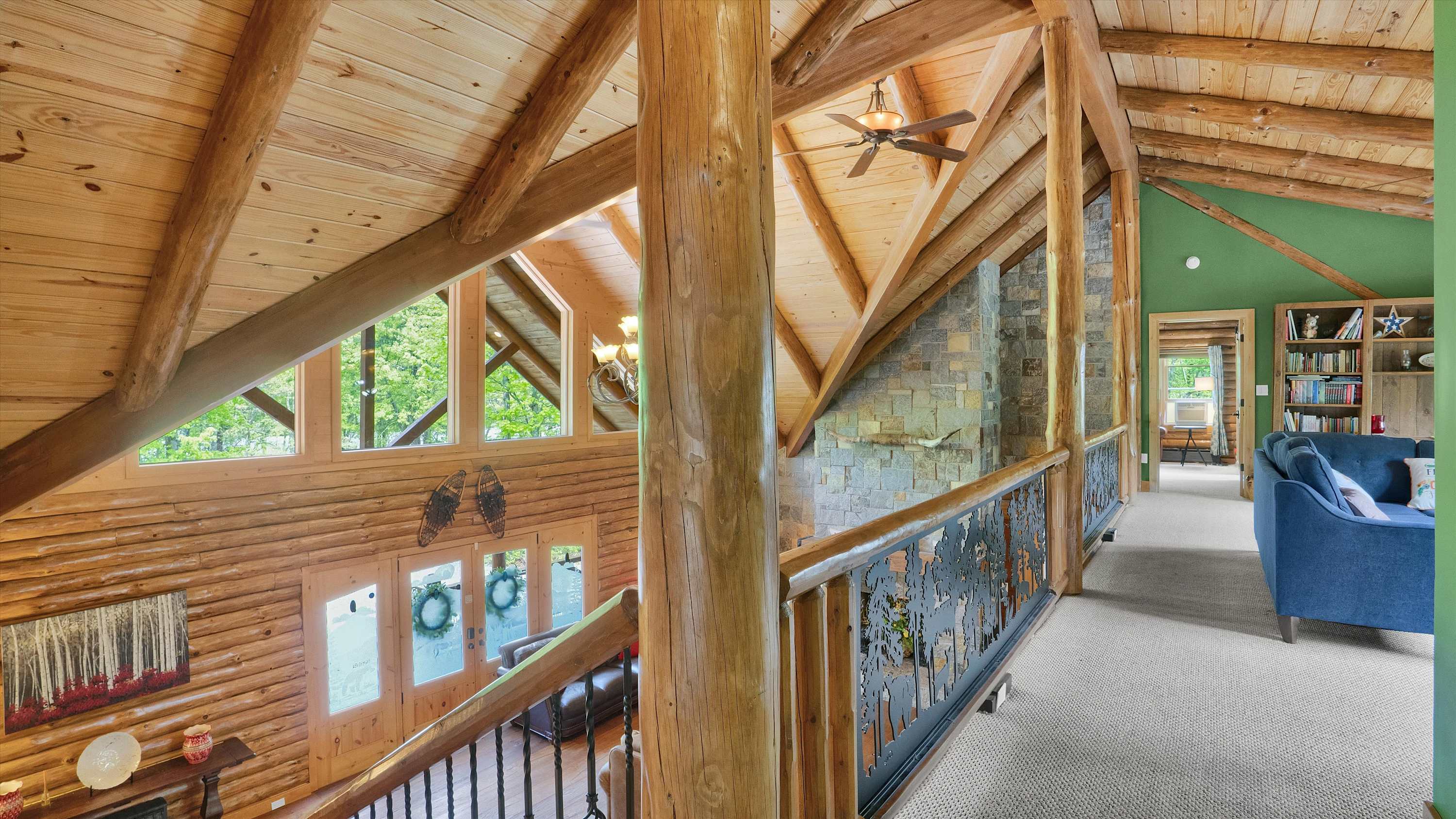 Luxury Log Cabin on 5 Acres | Hot Tub | Firepit